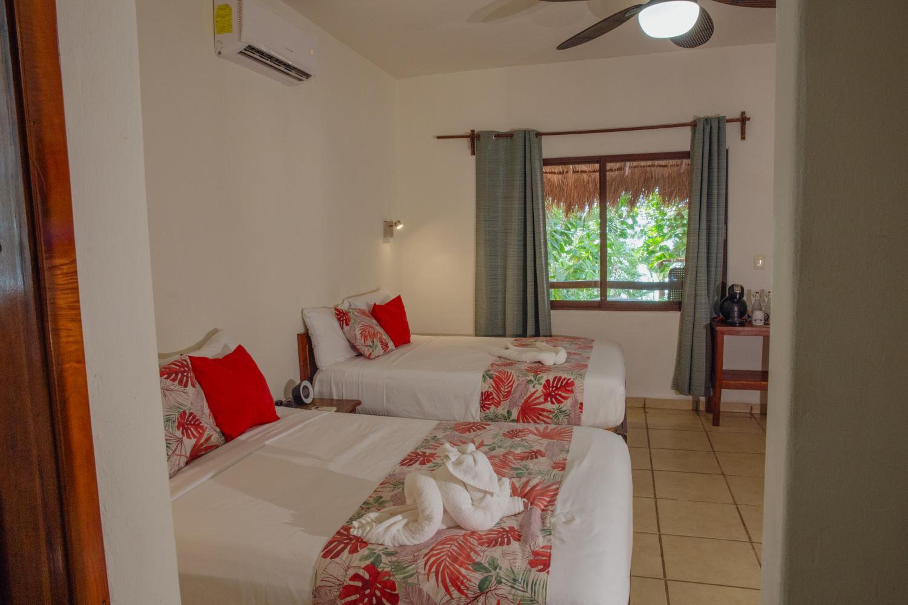 Habitación Doble con Vista al Lago