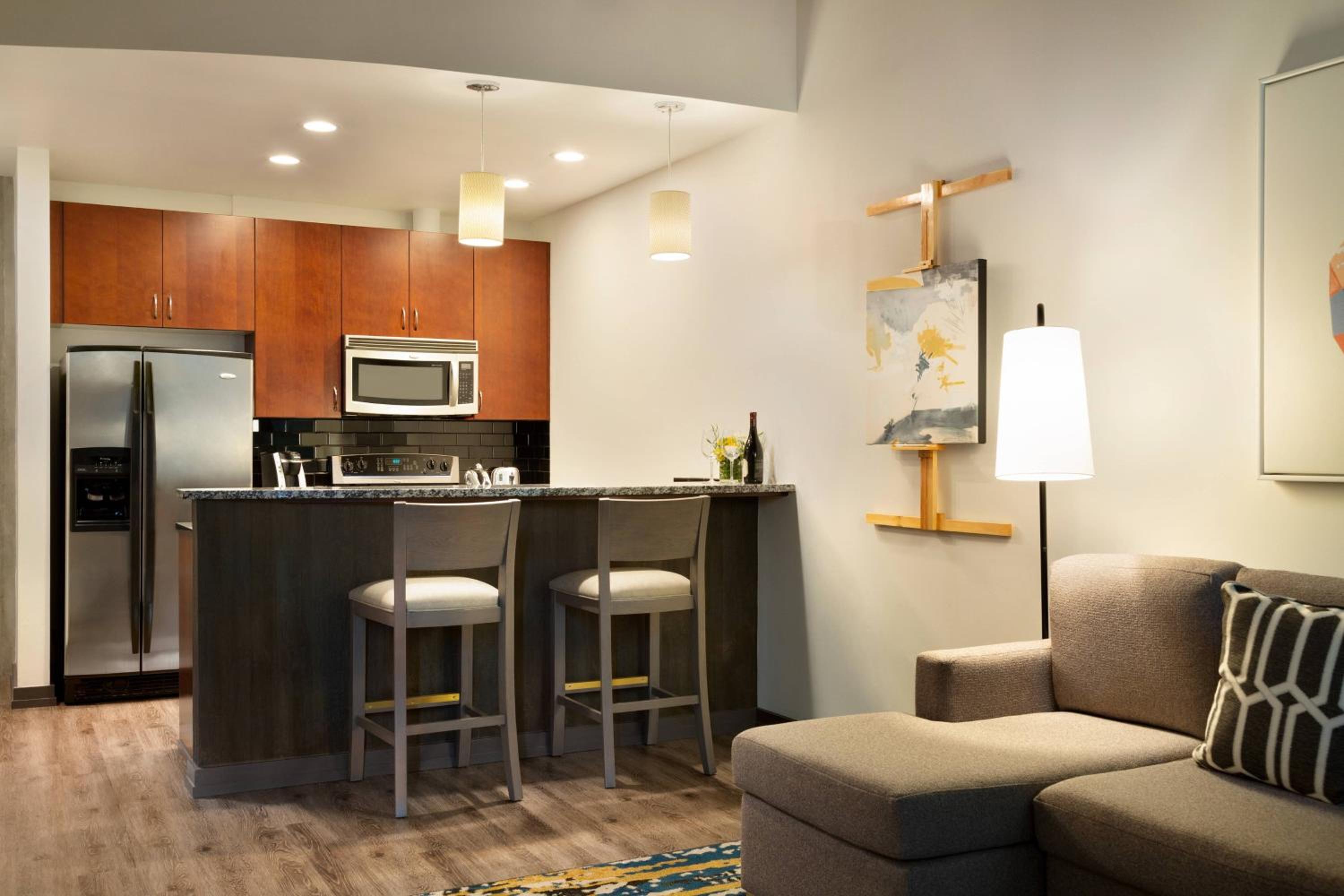 One-Bedroom King Suite - Photo 4