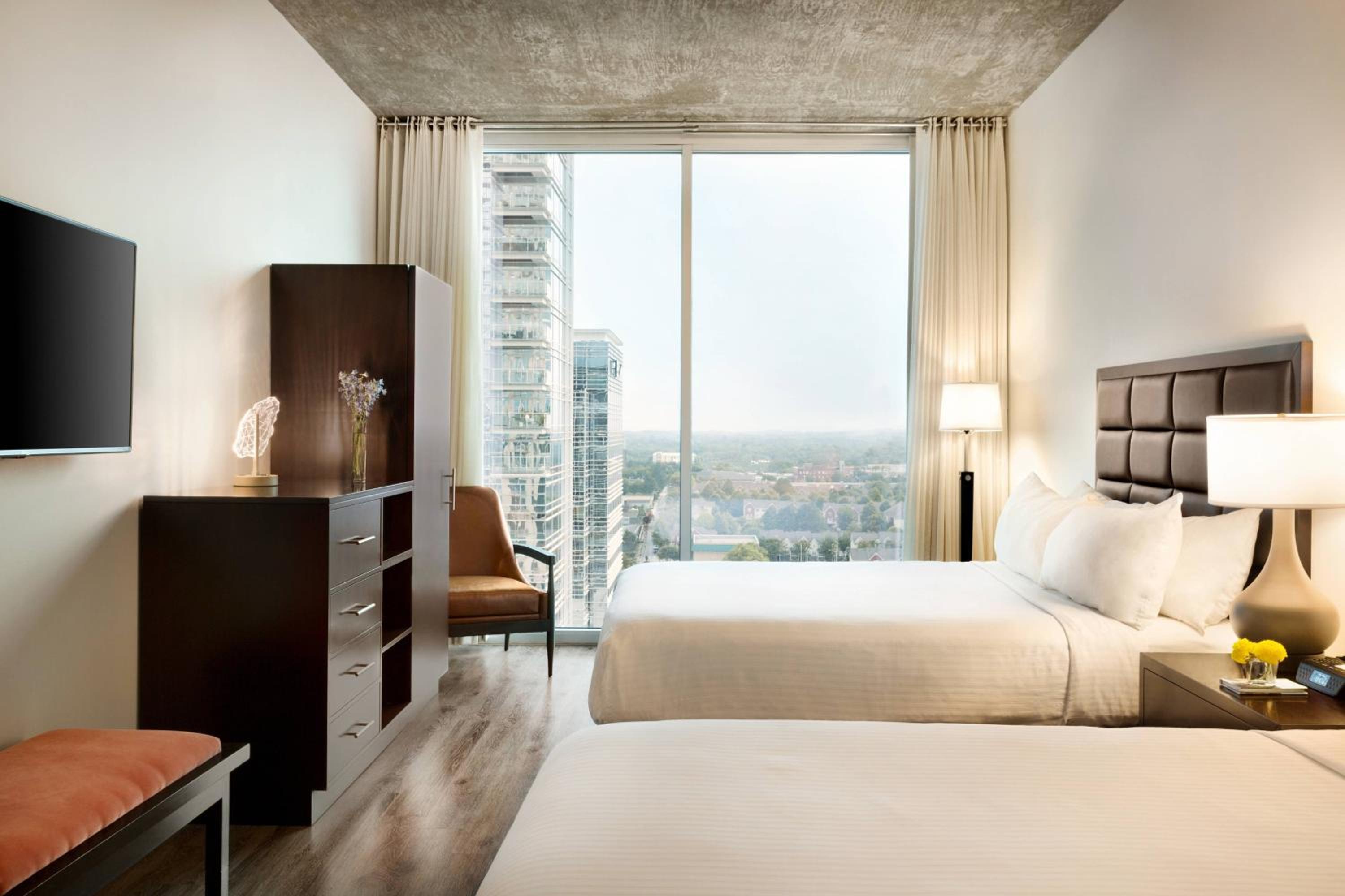1 Bedroom Suite, 2 Queen, Sofa bed, Low floor, Balcony - Photo 4