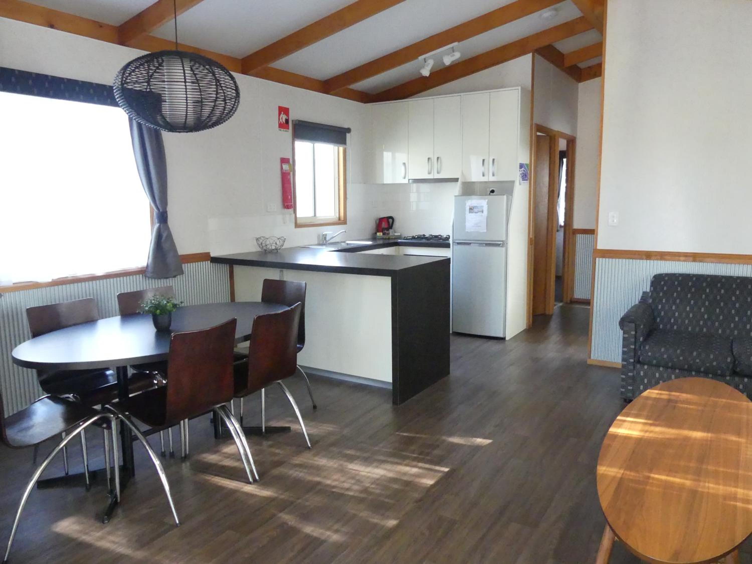Deluxe Riverview Cabin 6 berth photo 3