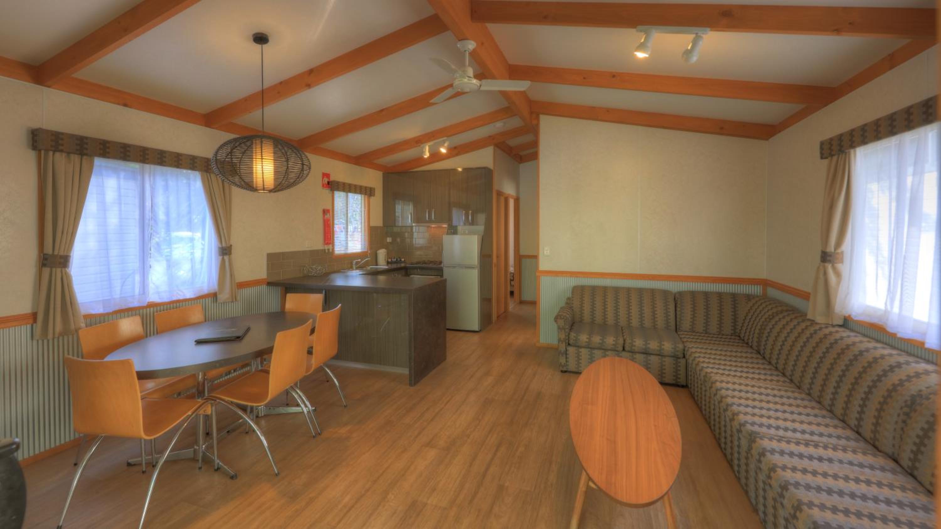 Deluxe Riverview Cabin 5 Berth photo 3