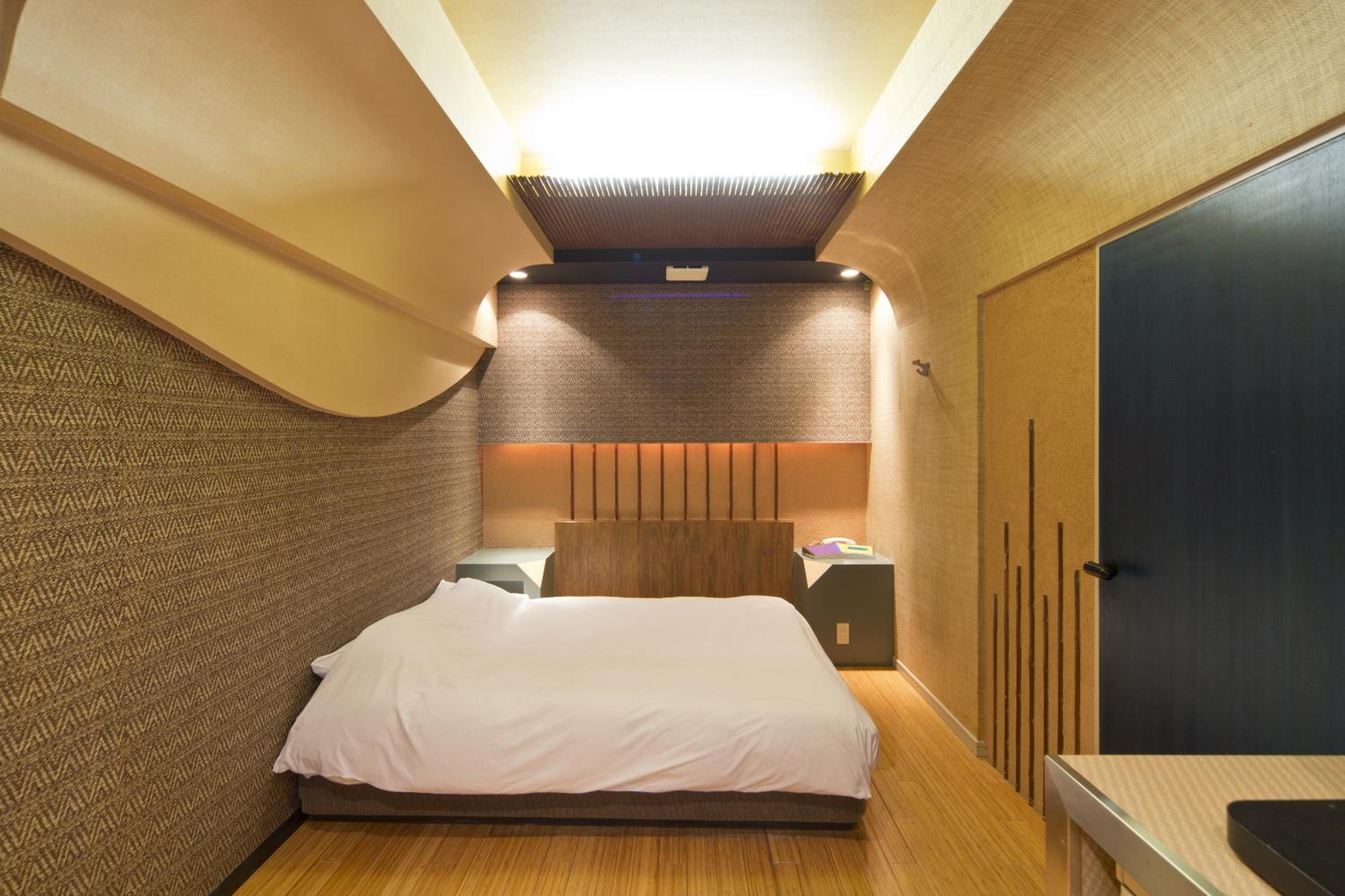 Double Room - Smoking photo 1
