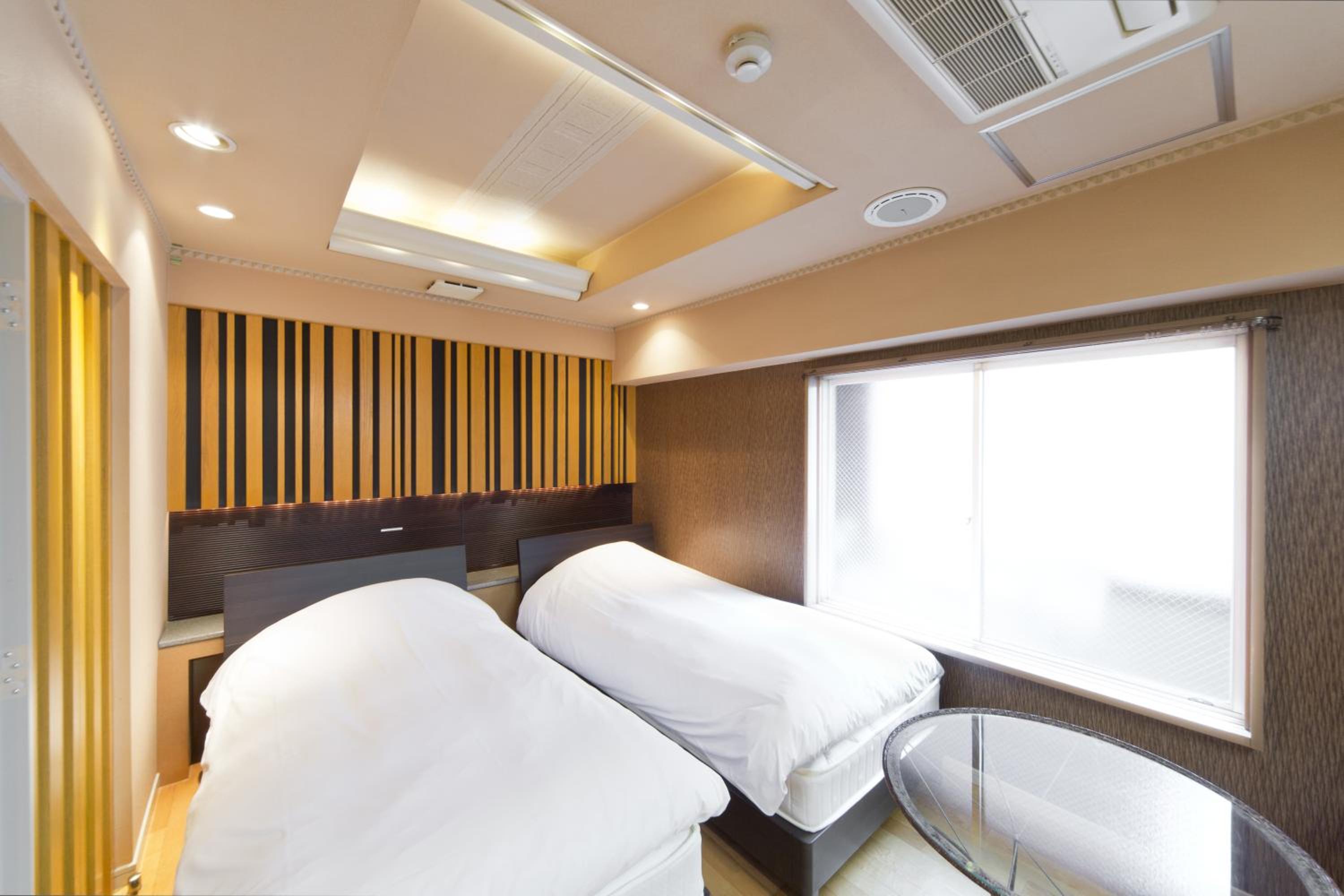Twin Room - Smoking photo 2