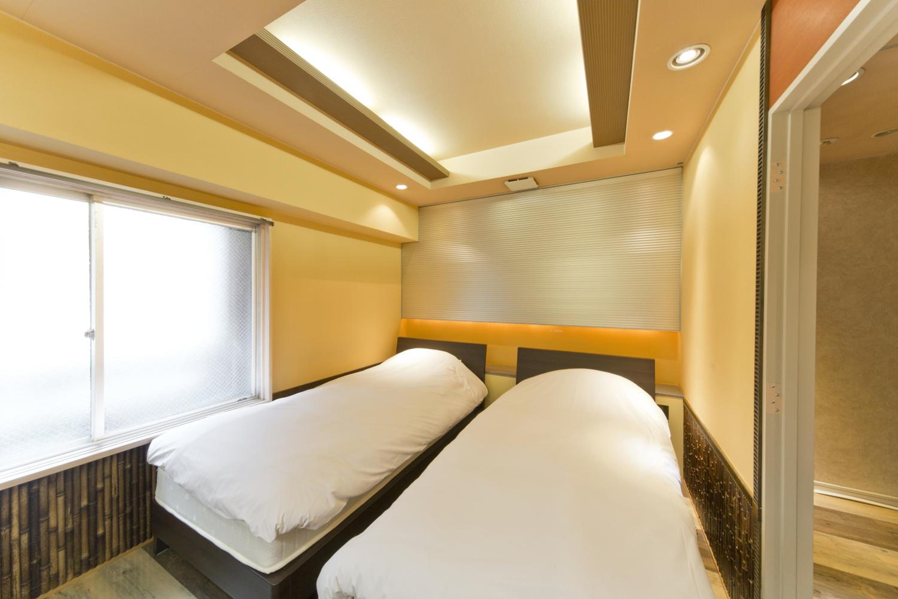 Twin Room - Smoking photo 3
