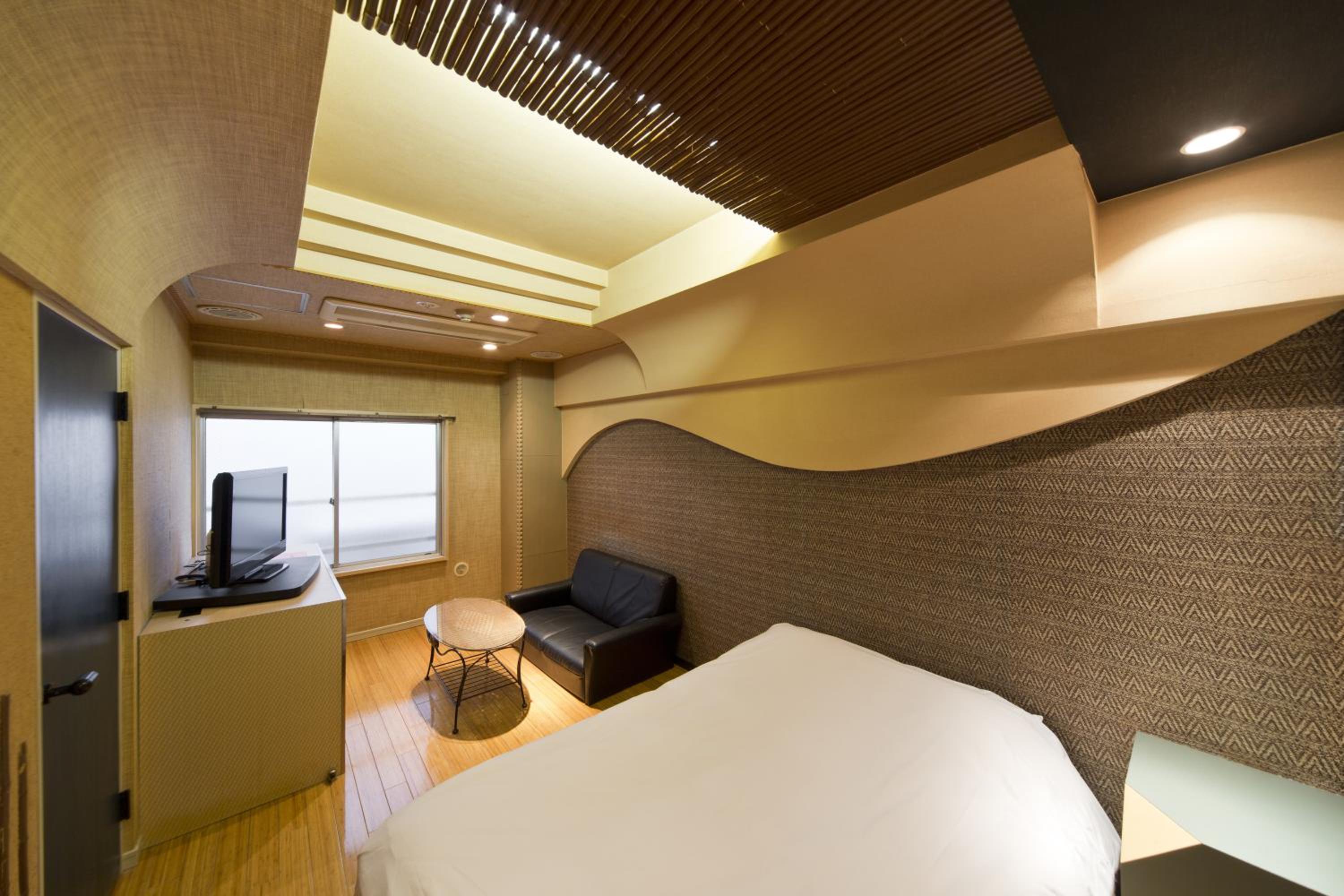 Double Room - Smoking photo 2