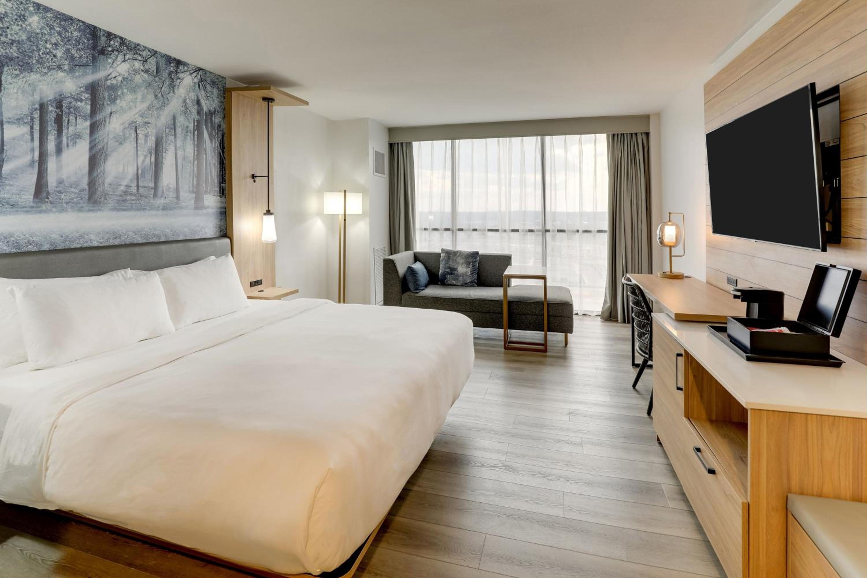 King Guest Room - Concierge Level - Photo 3