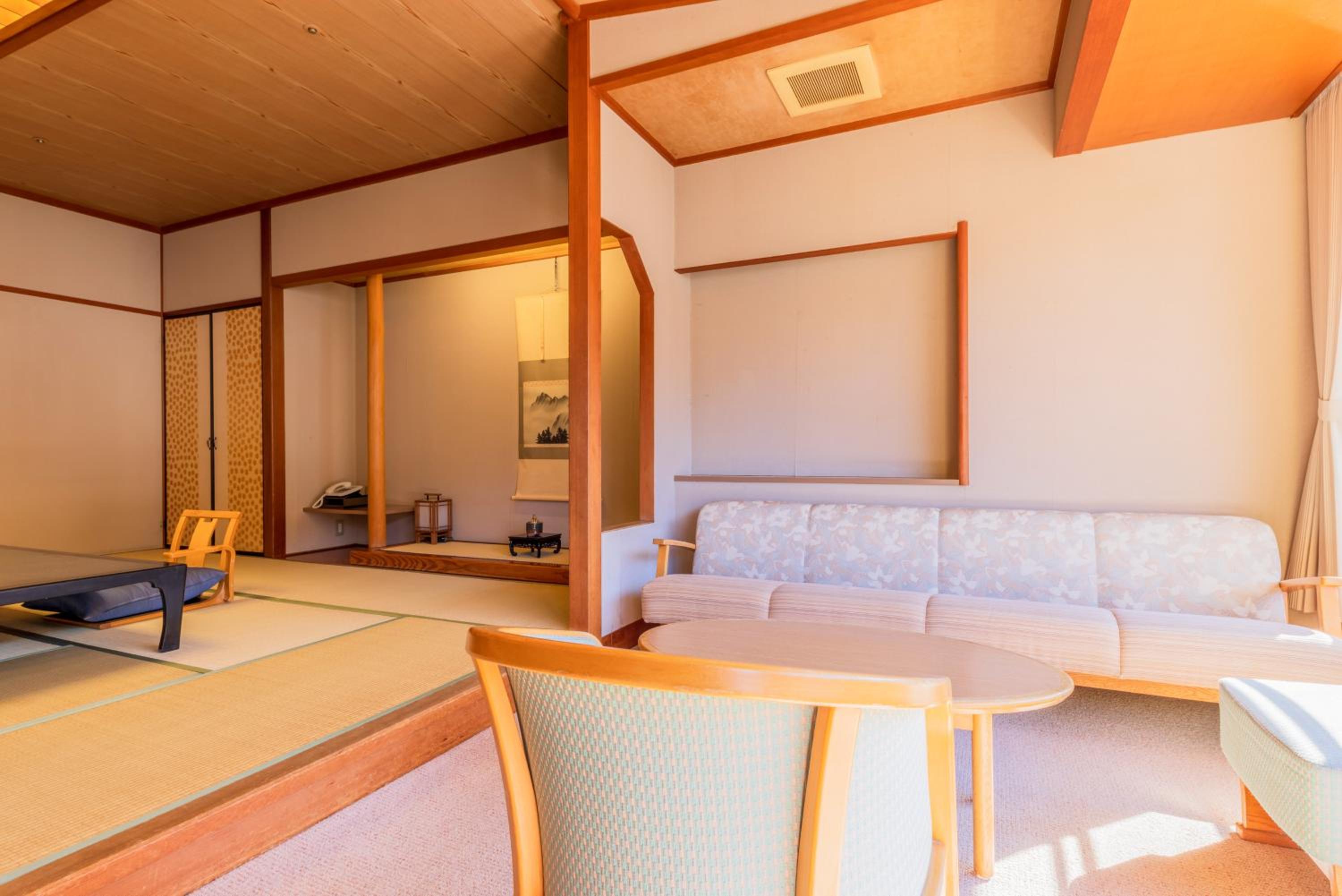 Japanese-Style Room with River View - Annex - Photo 9