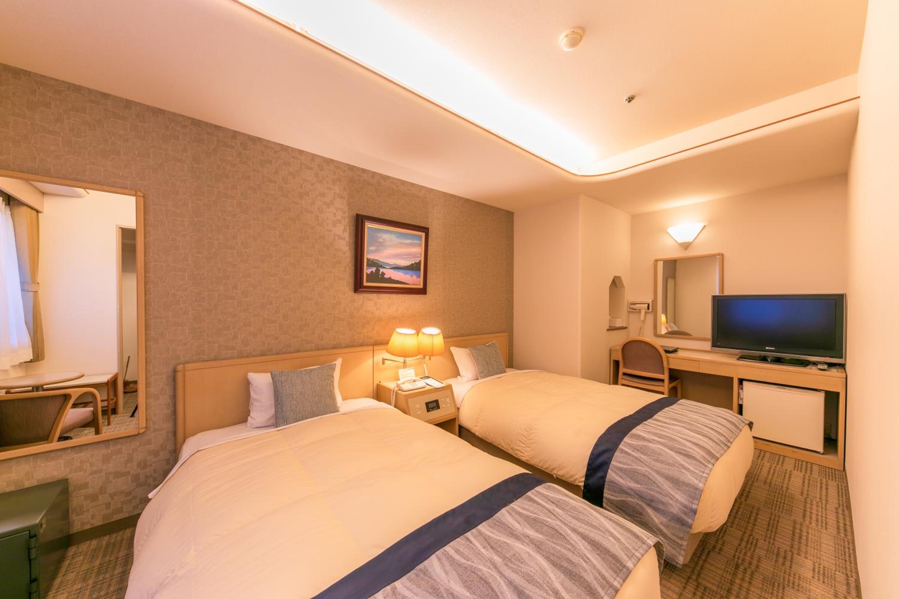 Twin Room - Photo 2