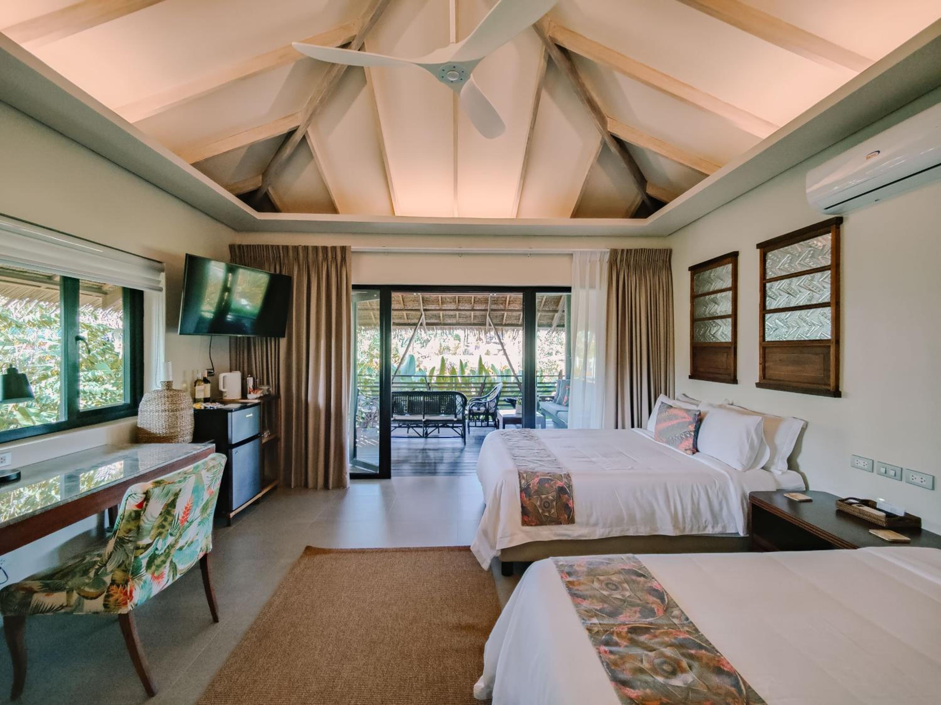 Double Queen Pool Villa