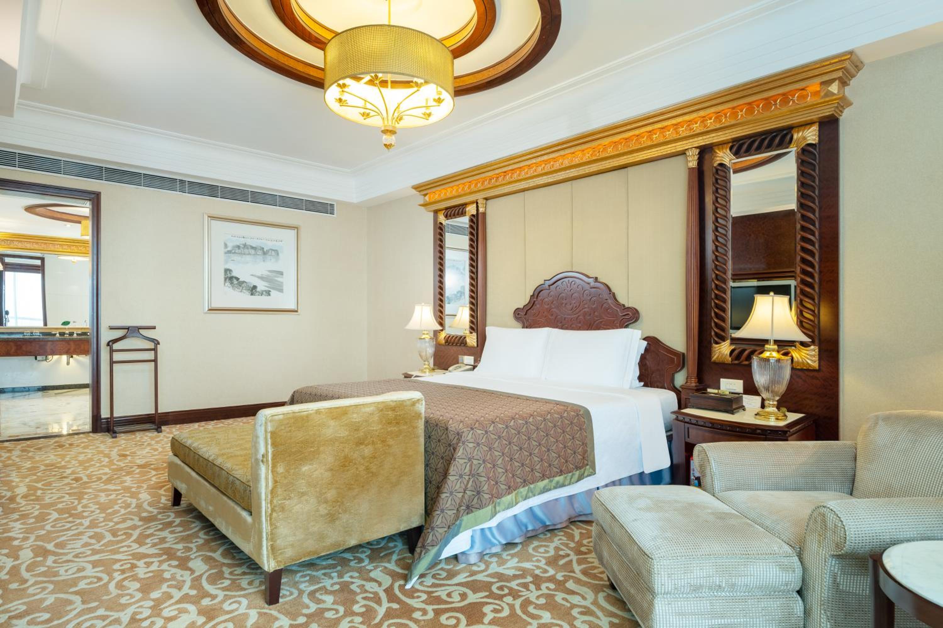 Executive King Room - Photo 5