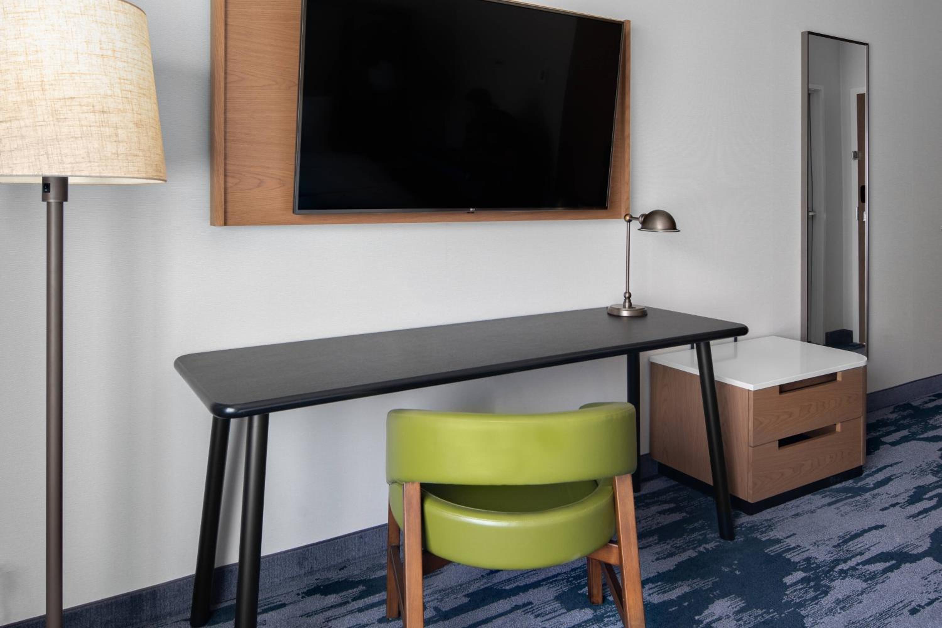 King Suite with Bathtub and Sofa Bed - Mobility Access/Hearing Accessible photo 1