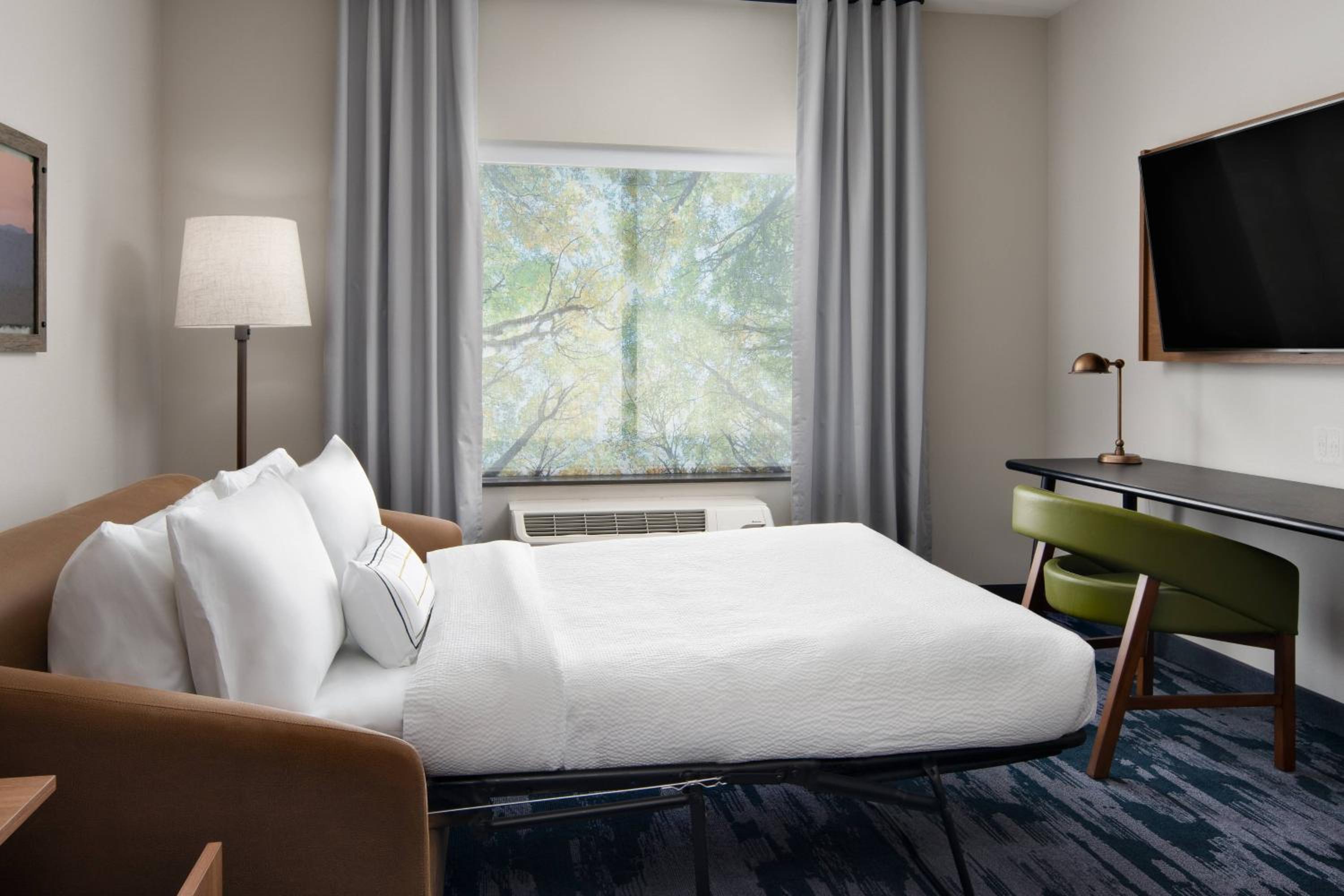 Queen Suite with Two Queen Beds and Sofa Bed - Hearing Accessible