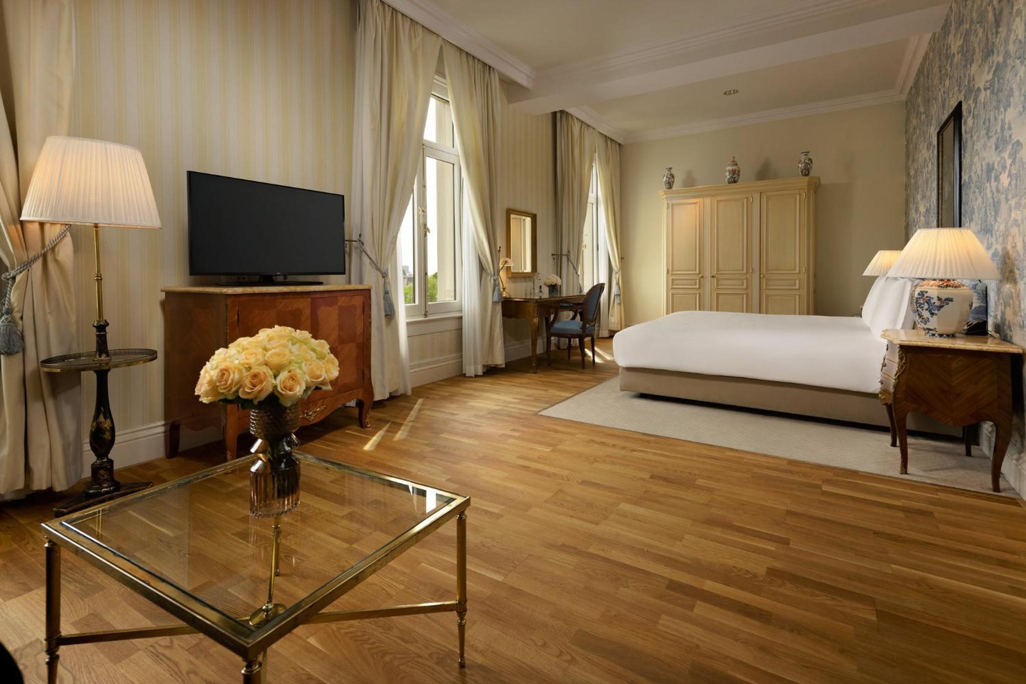 Junior King Suite with River View photo 1