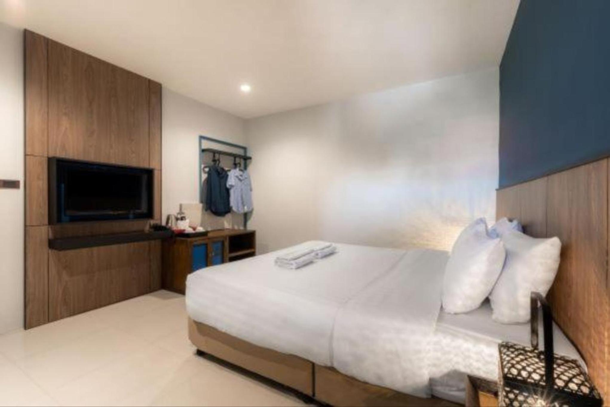 One-Bedroom Suite - Photo 13