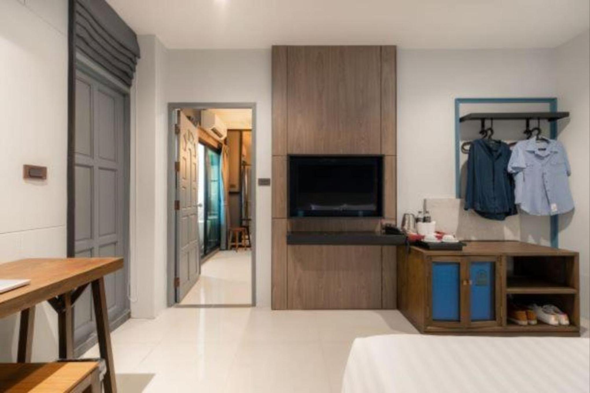 One-Bedroom Suite - Photo 10
