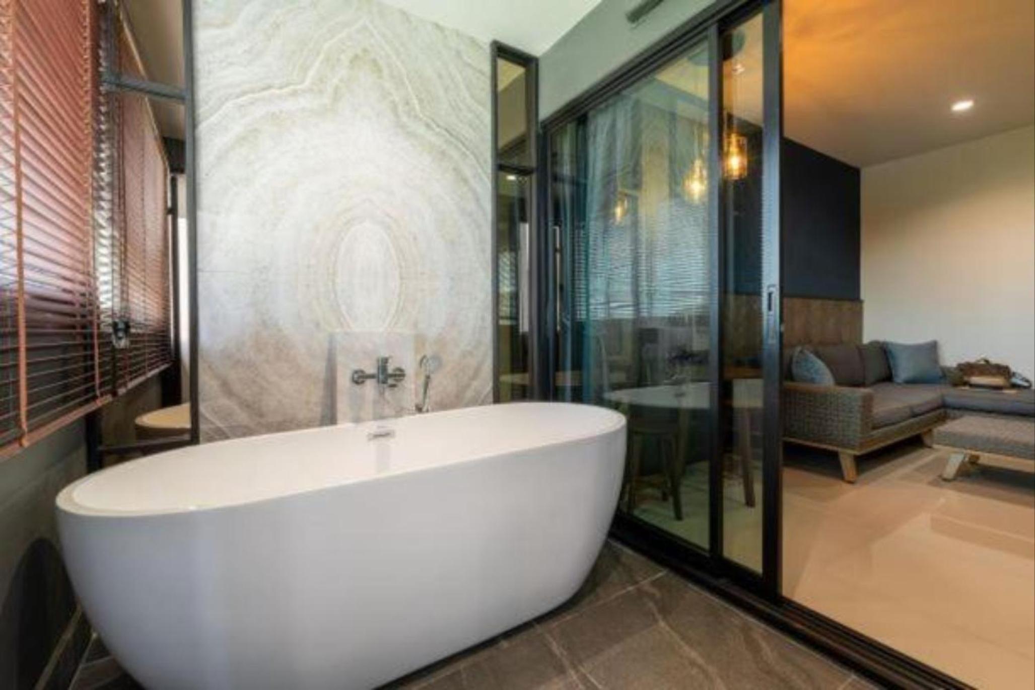 One-Bedroom Suite - Photo 3