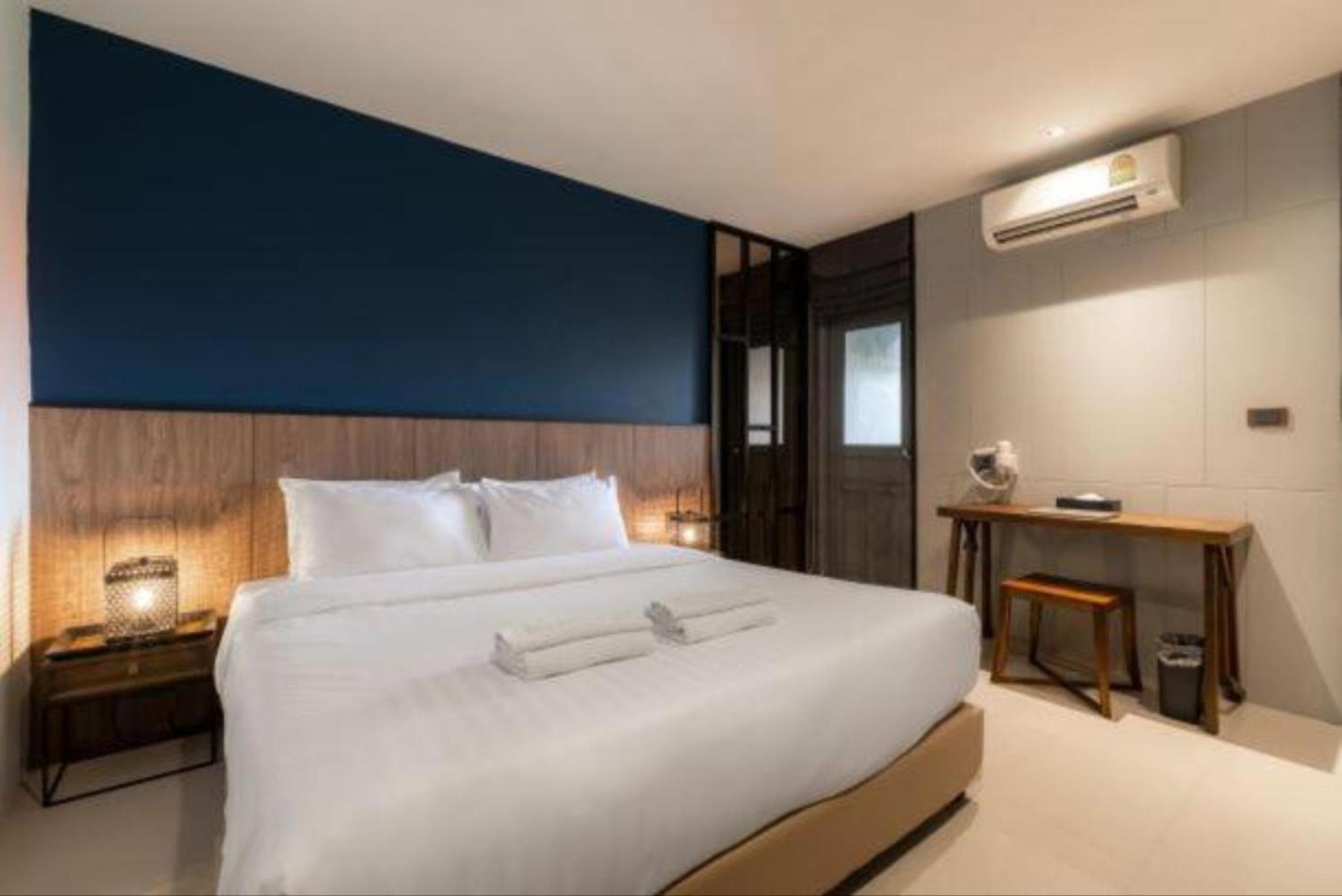 One-Bedroom Suite - Photo 15