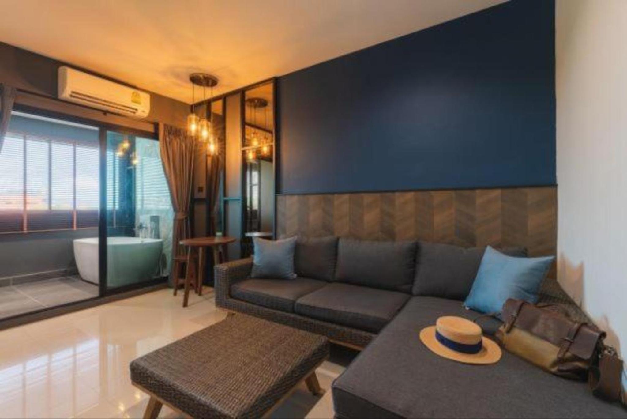 One-Bedroom Suite - Photo 4