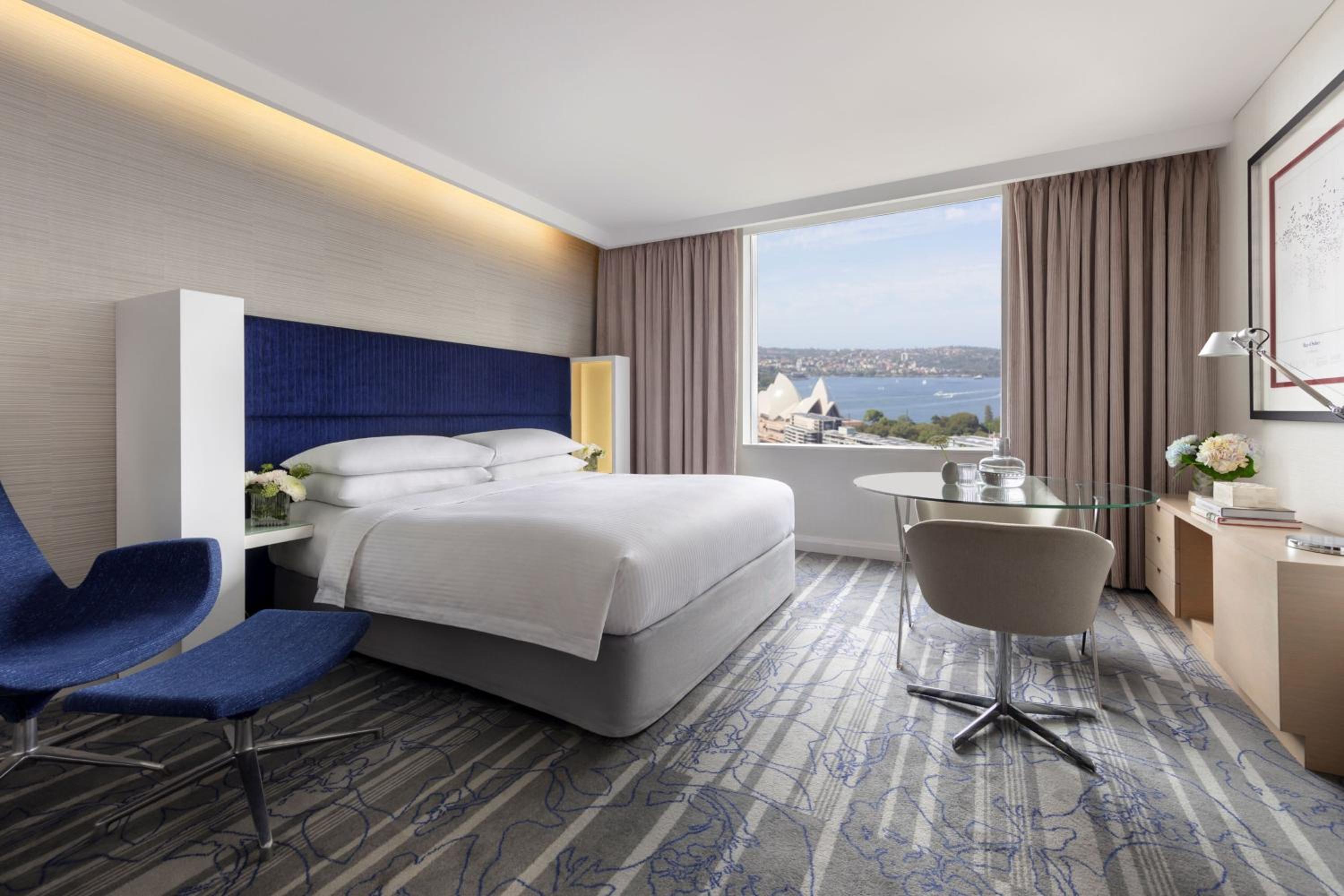 Executive King Room with Club Lounge Access with Opera House View