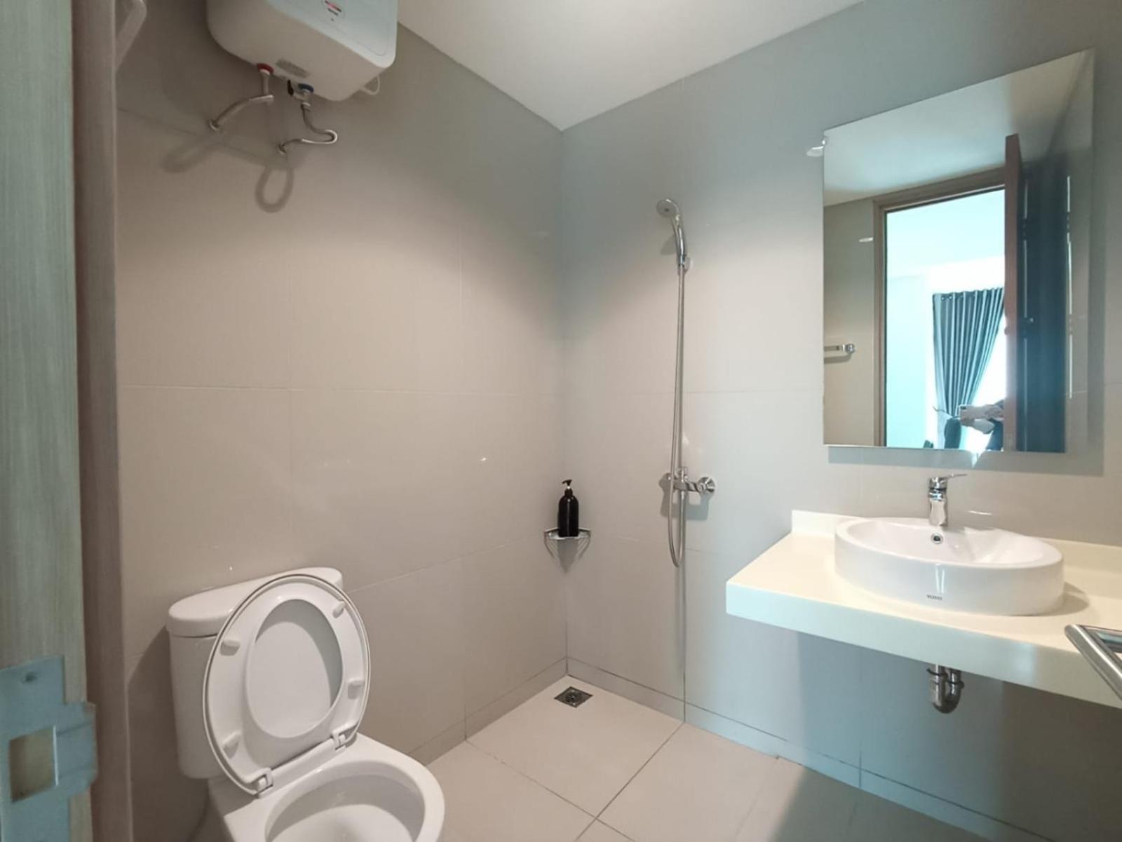 One-Bedroom Apartment photo 3