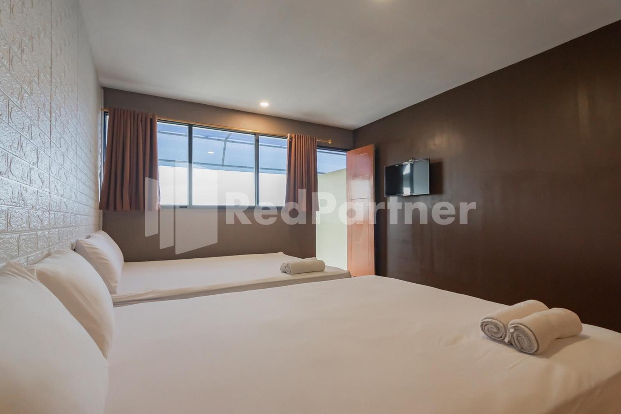 Family Room - Photo 9