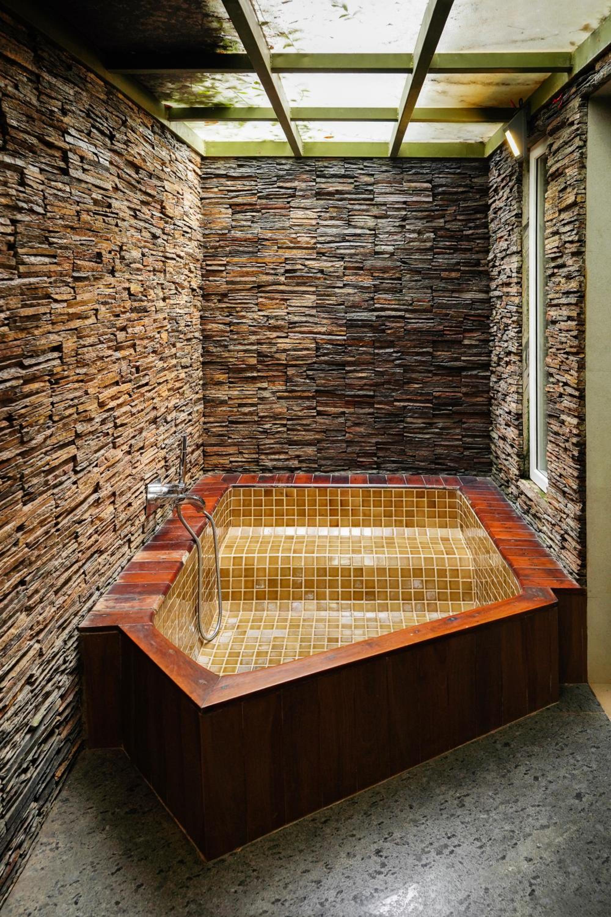 Villa with Private Pool - Photo 8