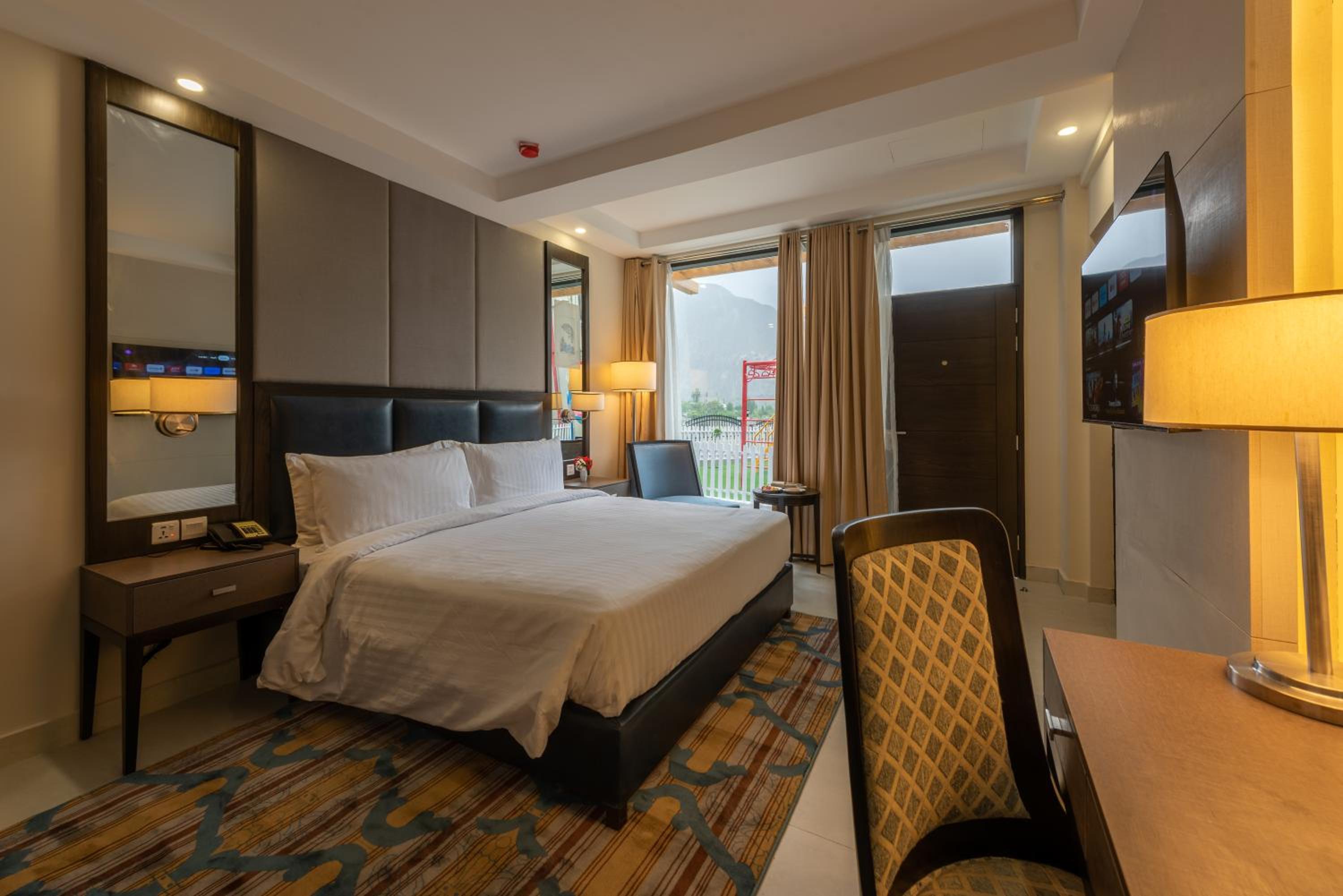 Superior King Room photo 2