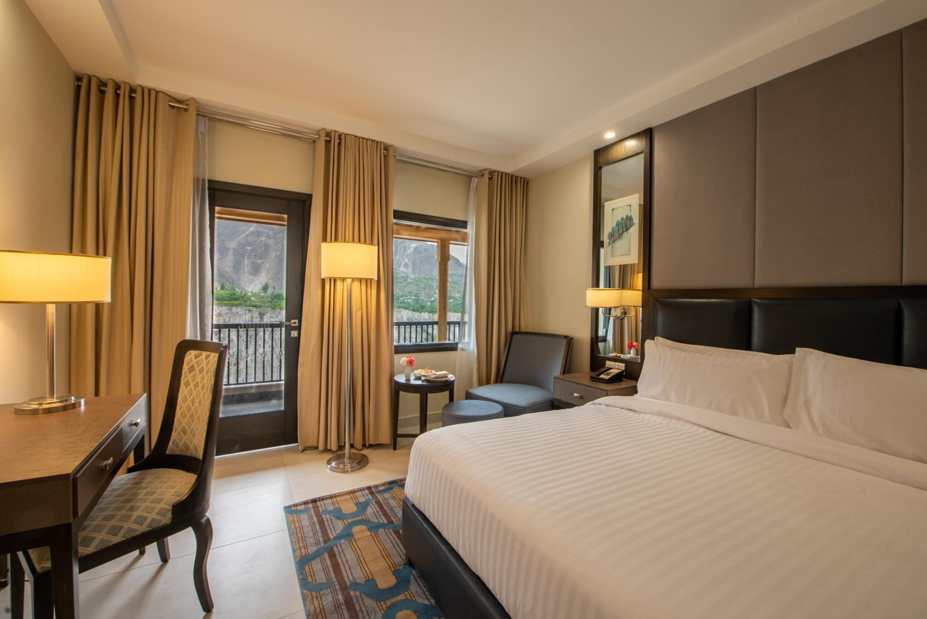 Deluxe King Room photo 3