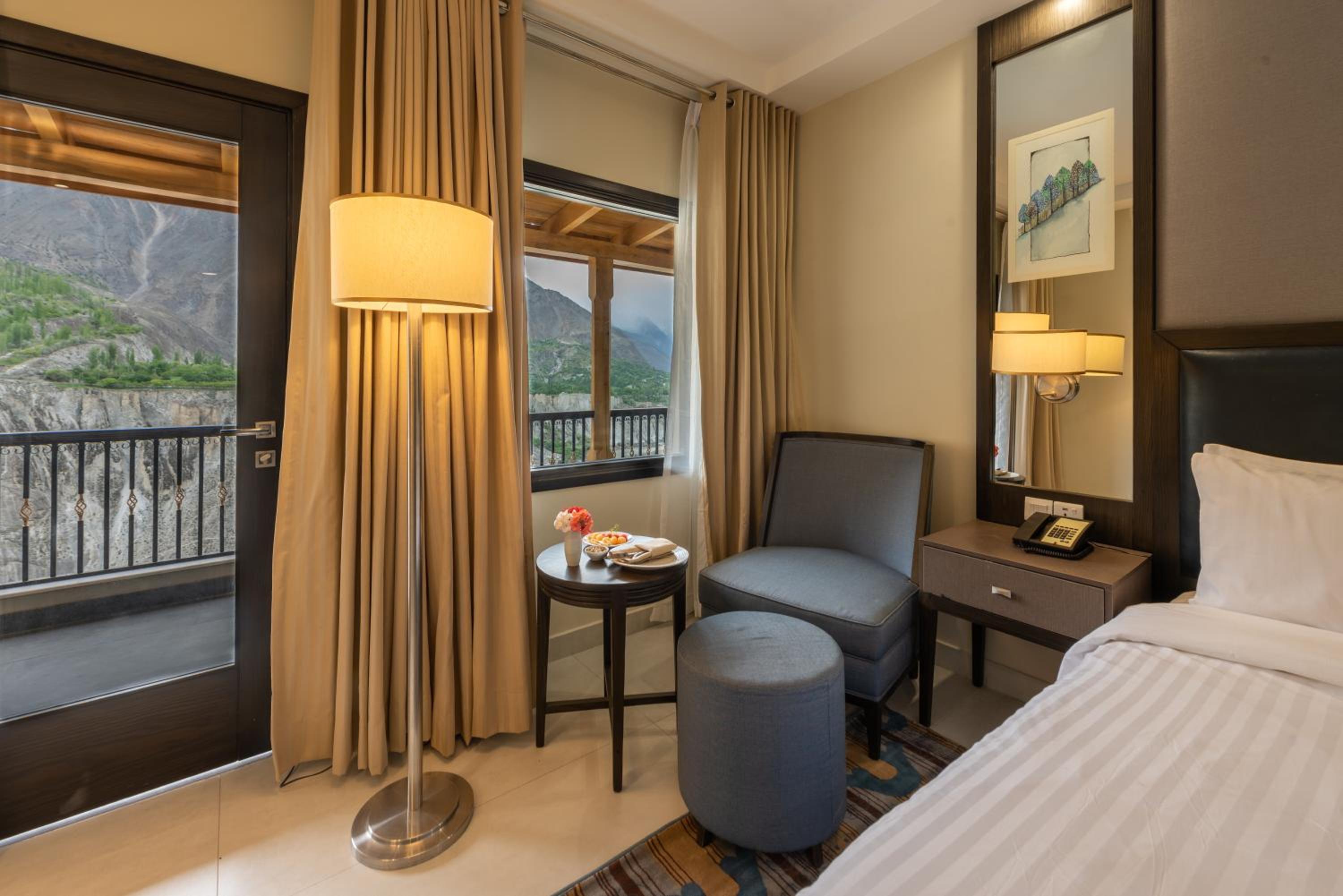 Deluxe King Room photo 2
