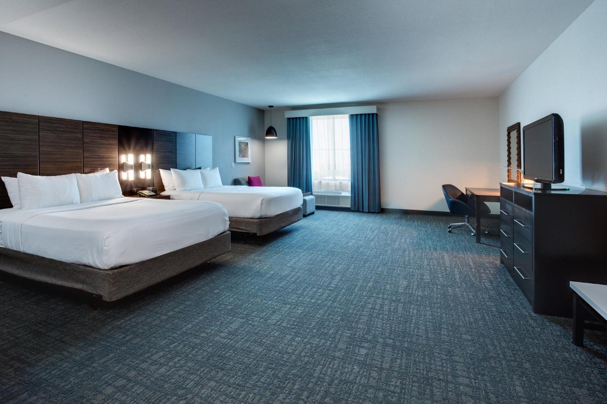 Standard Queen Room with Two Queen Beds and Mobility Accessible Roll-In Shower