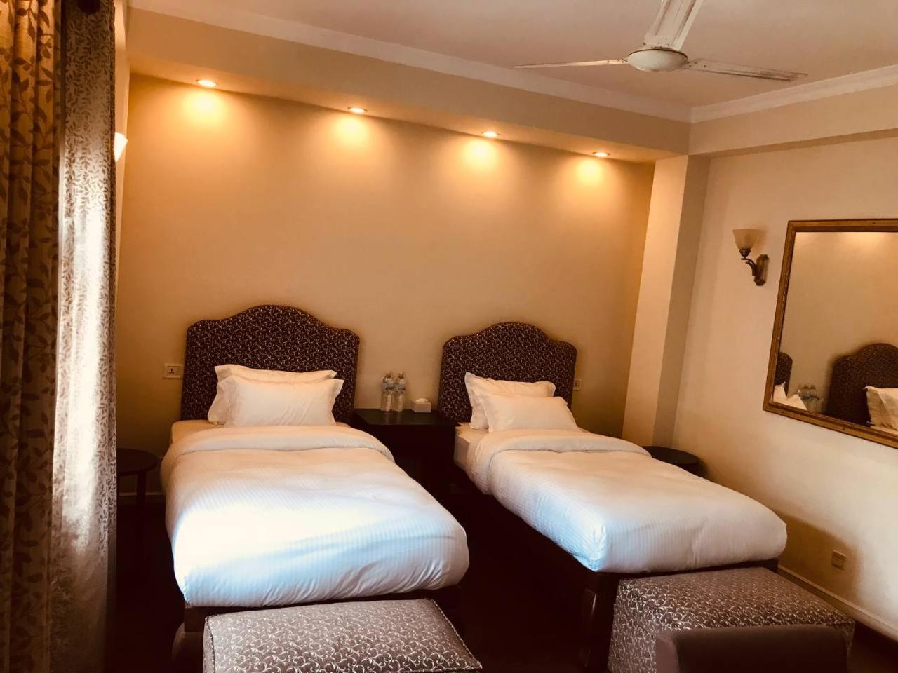 Heritage Deluxe Twin Room - Photo 12