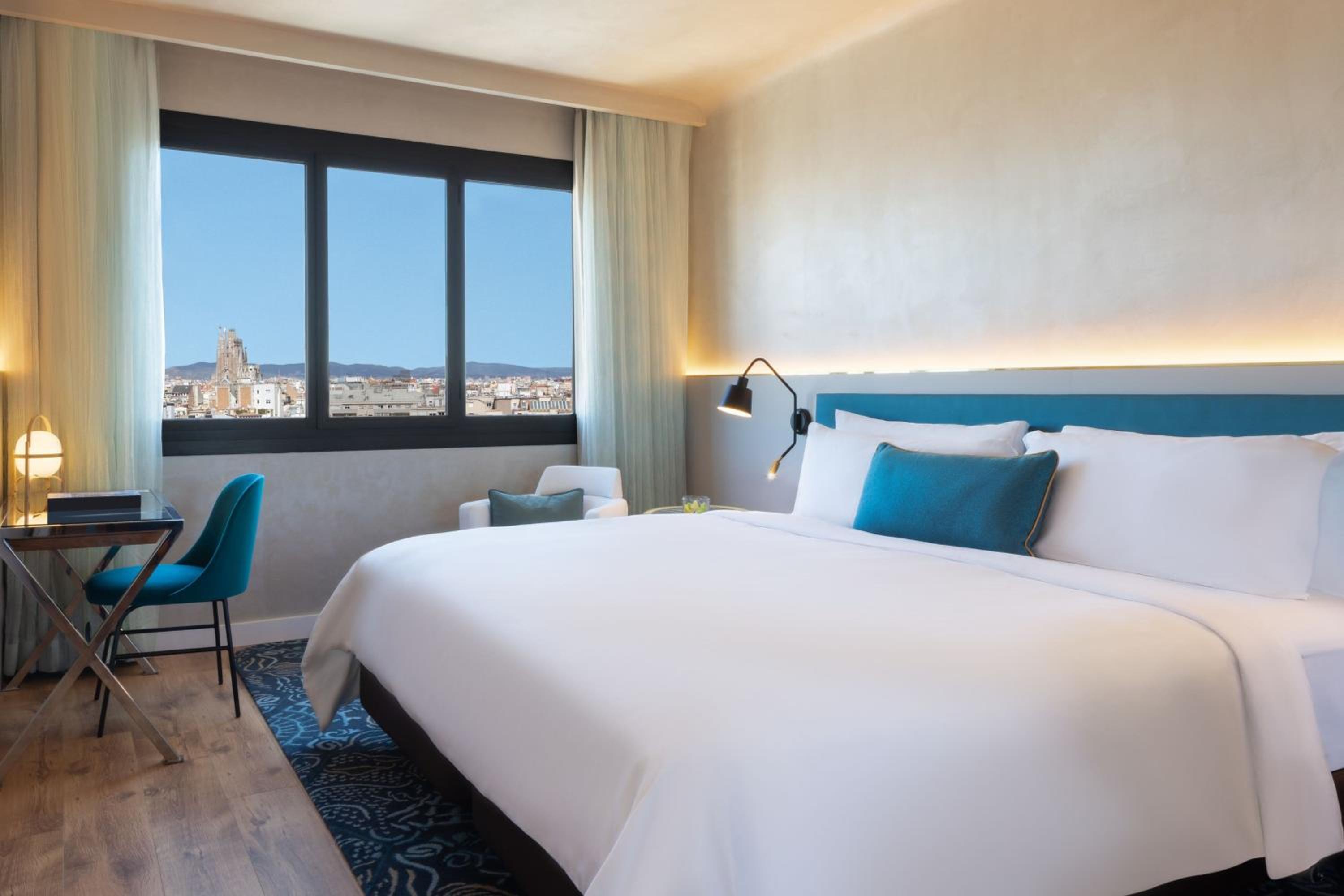 Urban Superior King Room with View