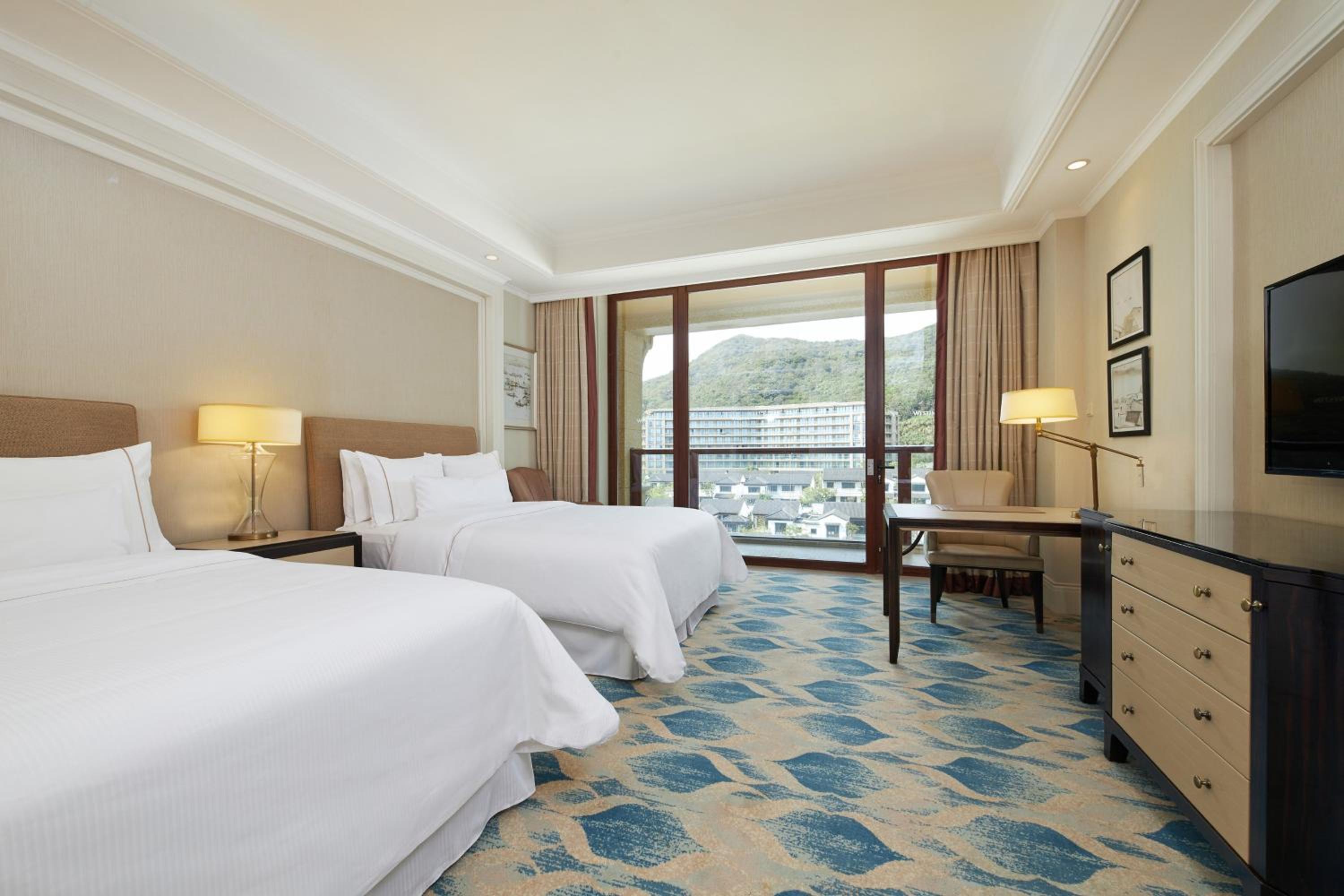Renewal Twin Room