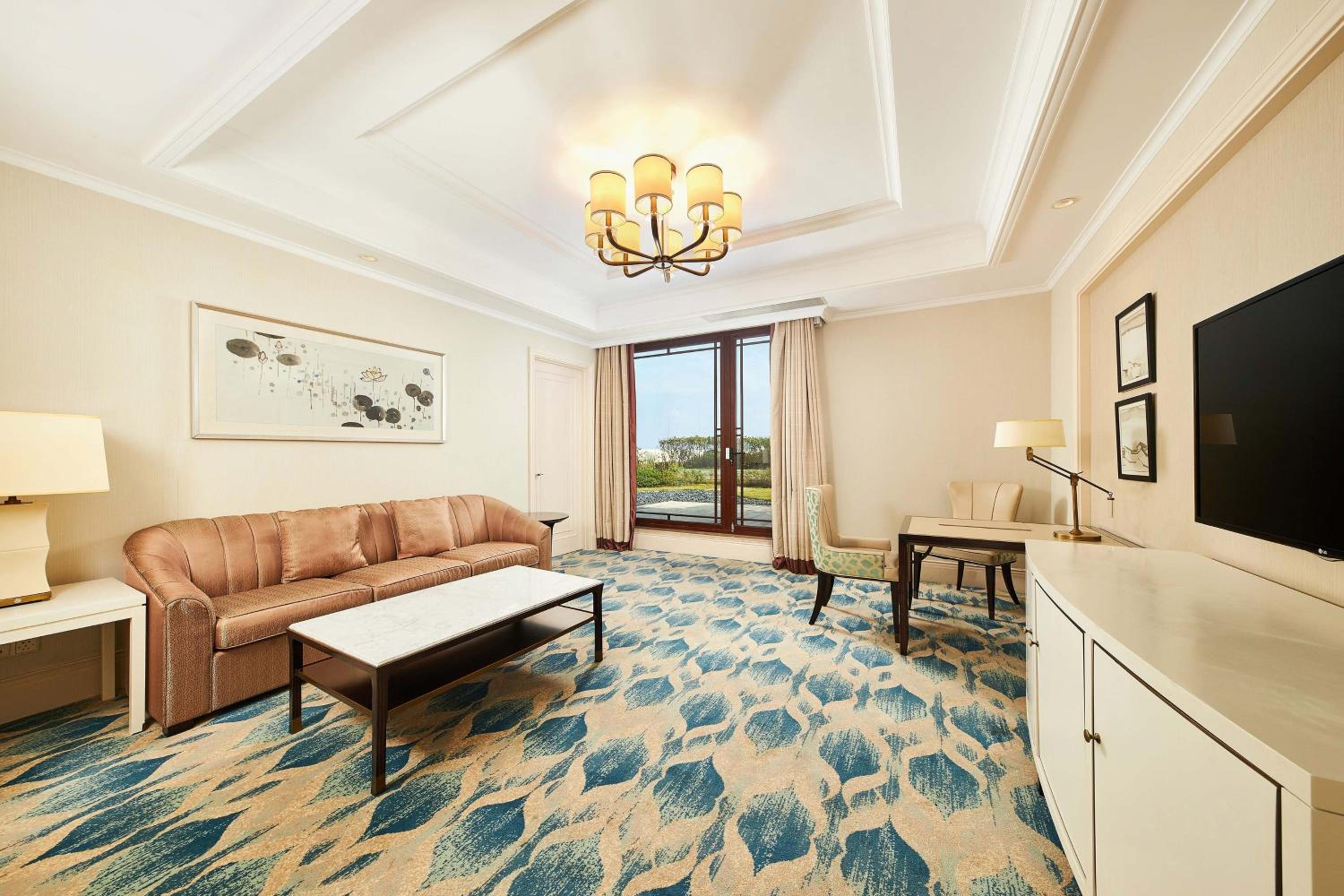 Deluxe Suite with Sea View photo 3