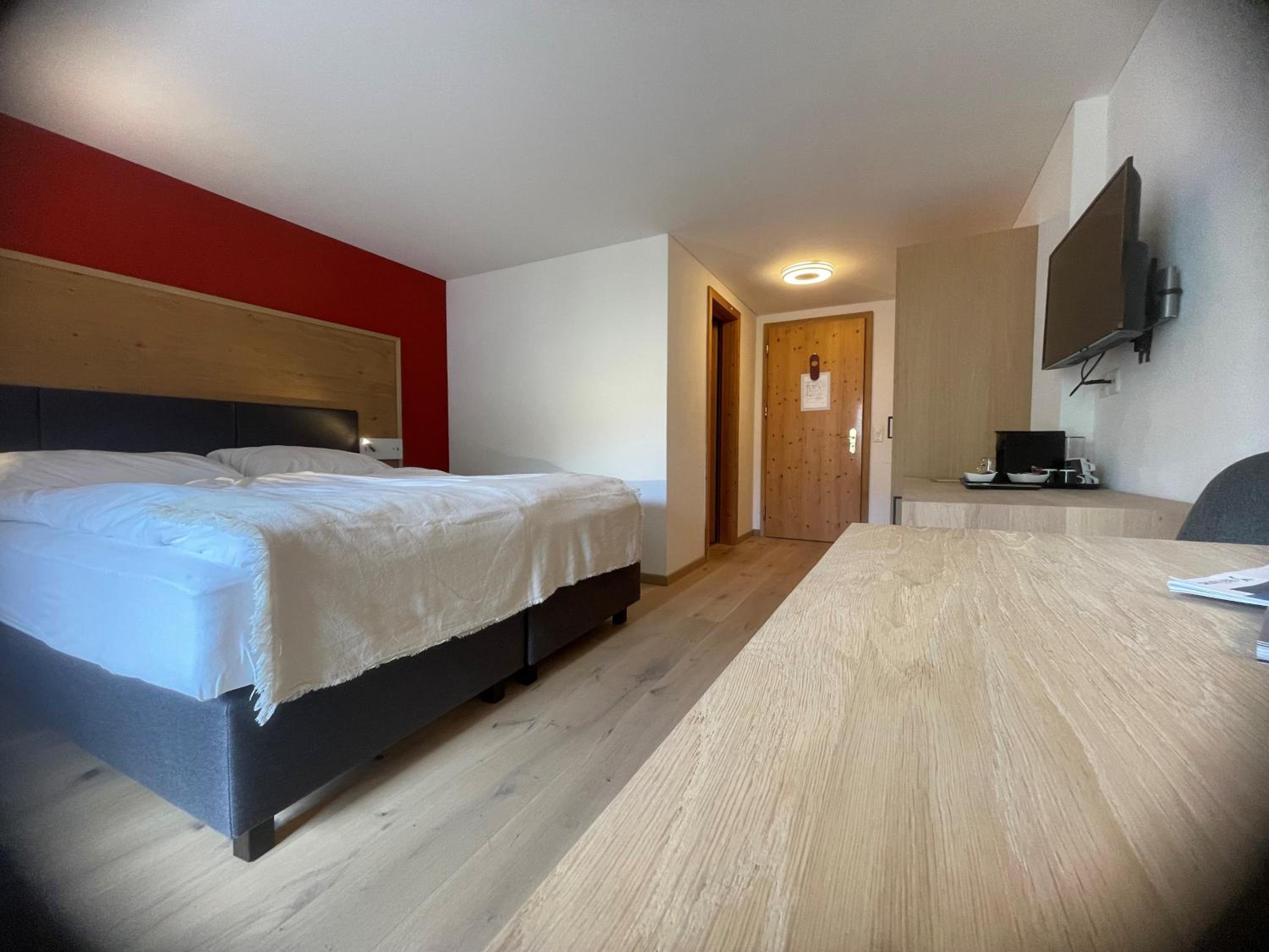 Standard Double Room - Photo 9