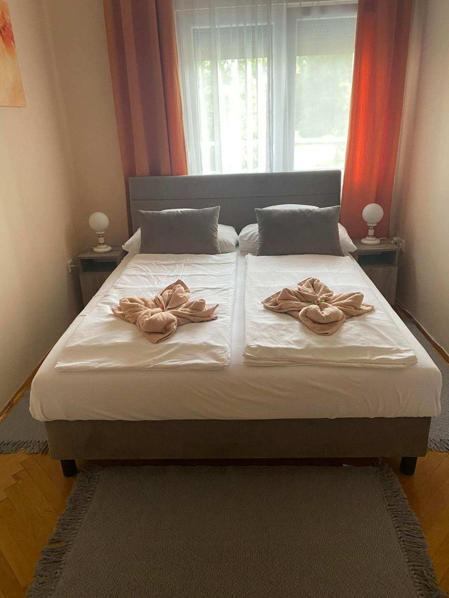 One-Bedroom Apartment - Photo 7