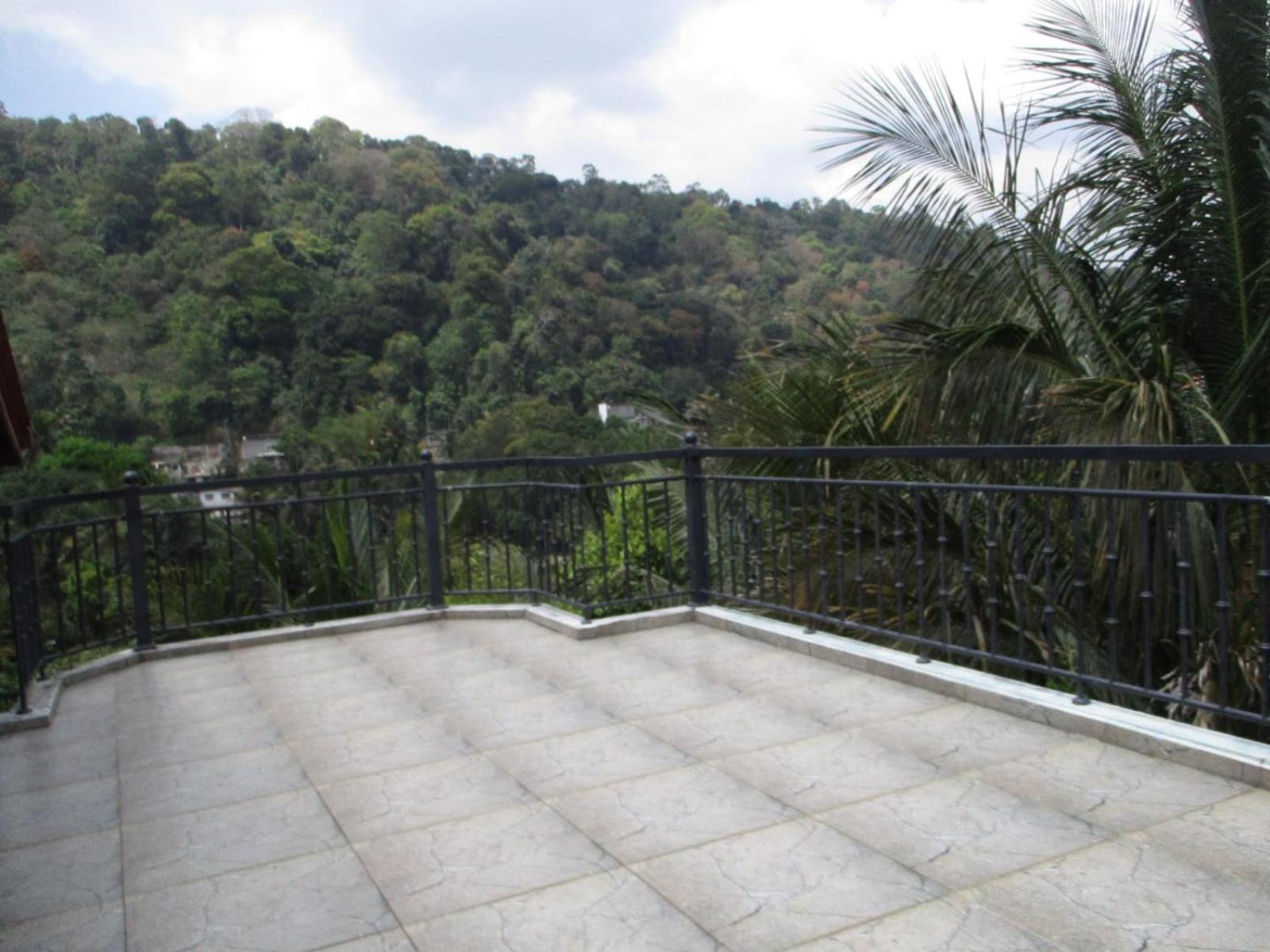 Family Room with Mountain View photo 2
