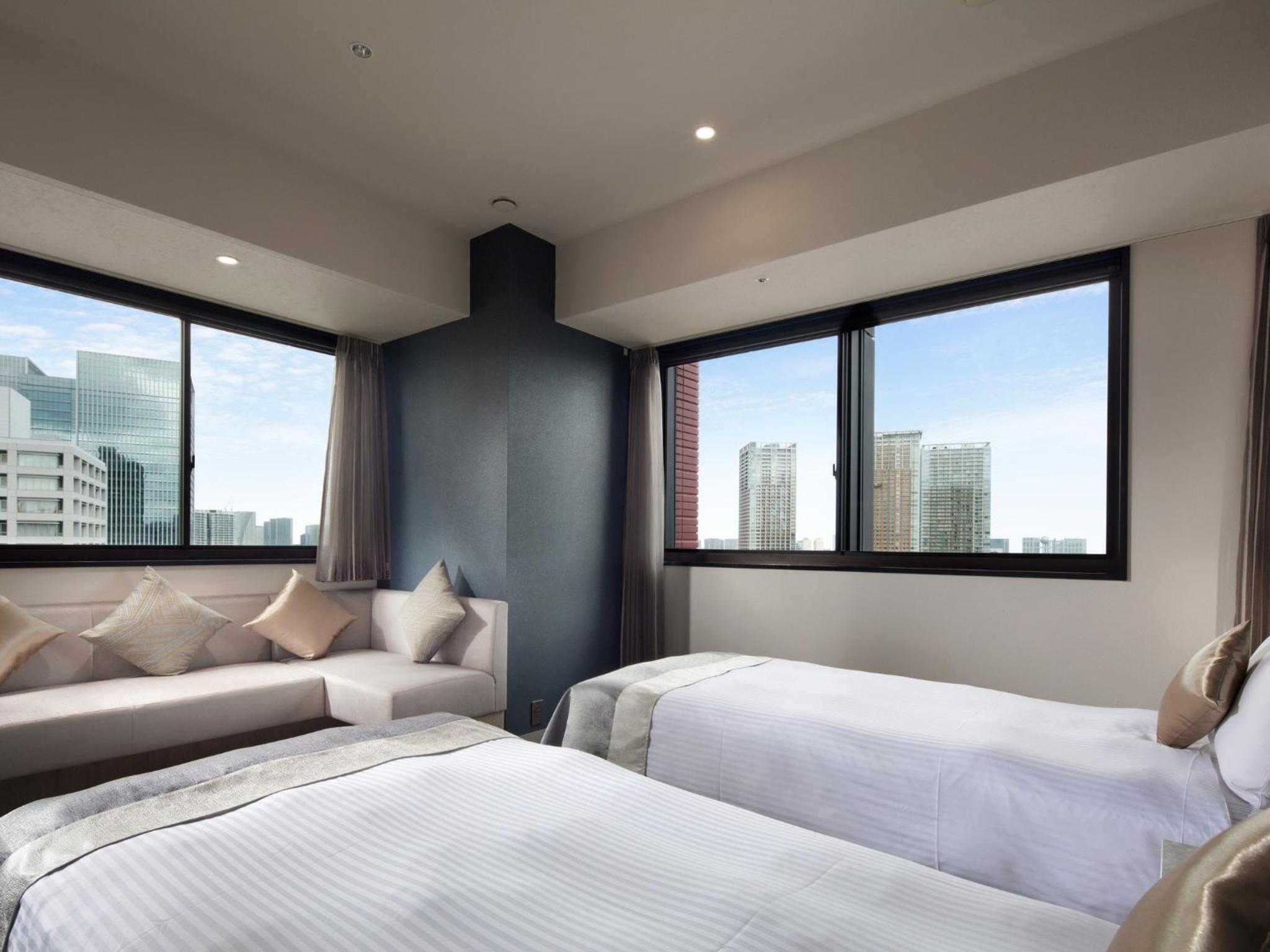 Corner Deluxe Twin Room, Non-Smoking, Above 14th floor photo 1