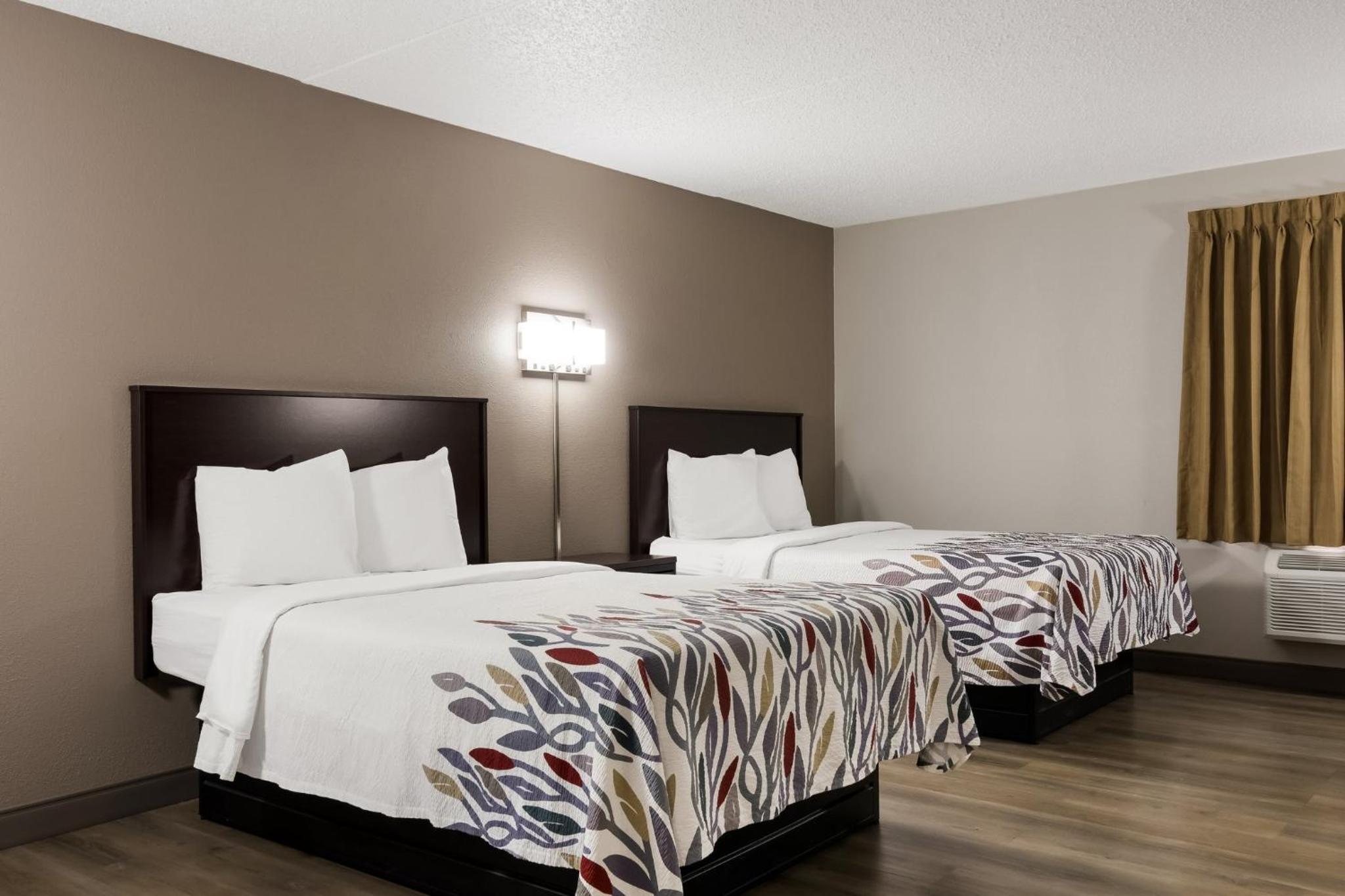 Standard Room with Two Double Beds Non-Smoking - Photo 3