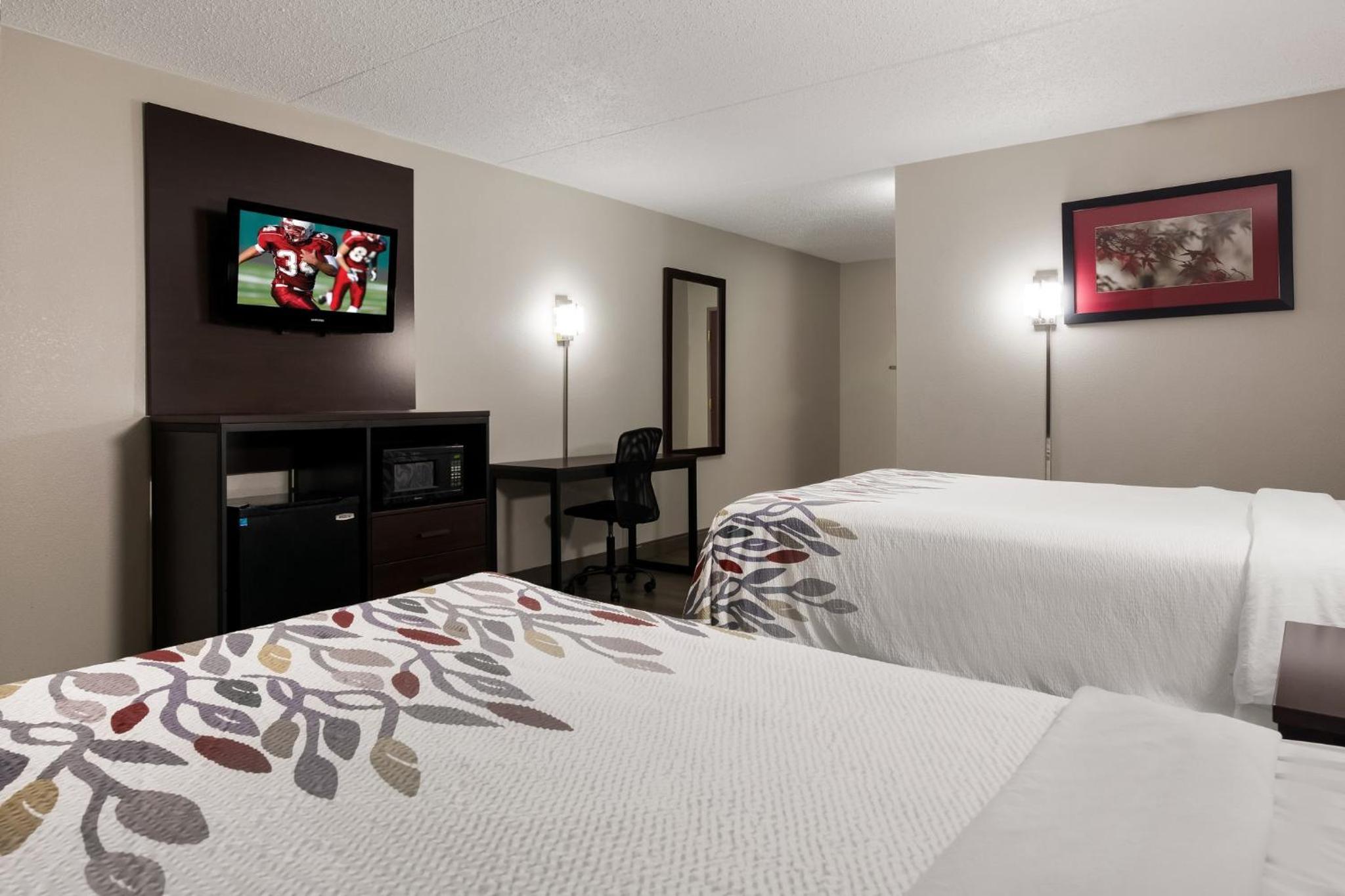 Deluxe Room with Two Double Beds Disability Access Non-Smoking - Photo 1