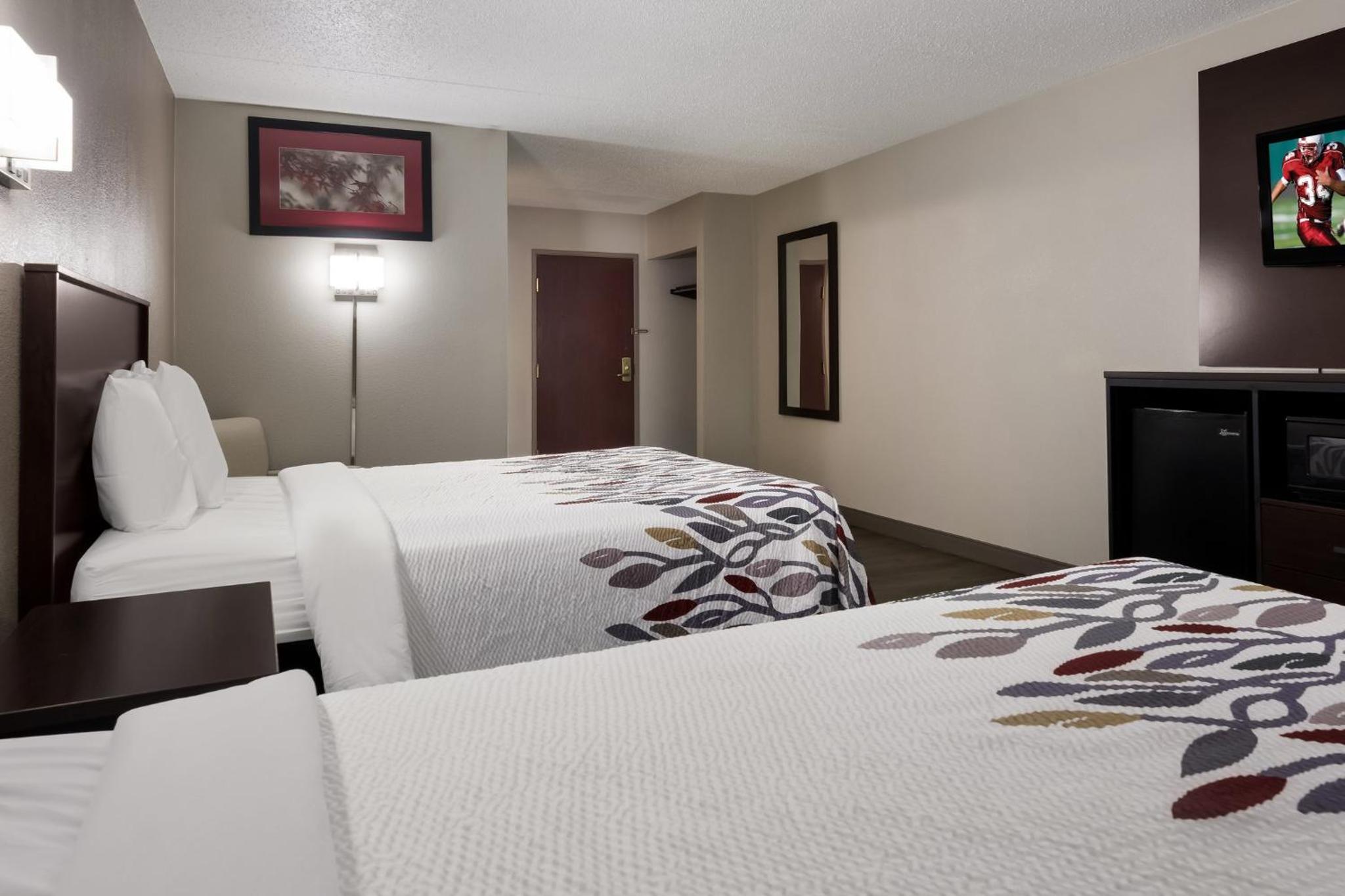 Deluxe Room with Two Double Beds Smoking - Photo 4