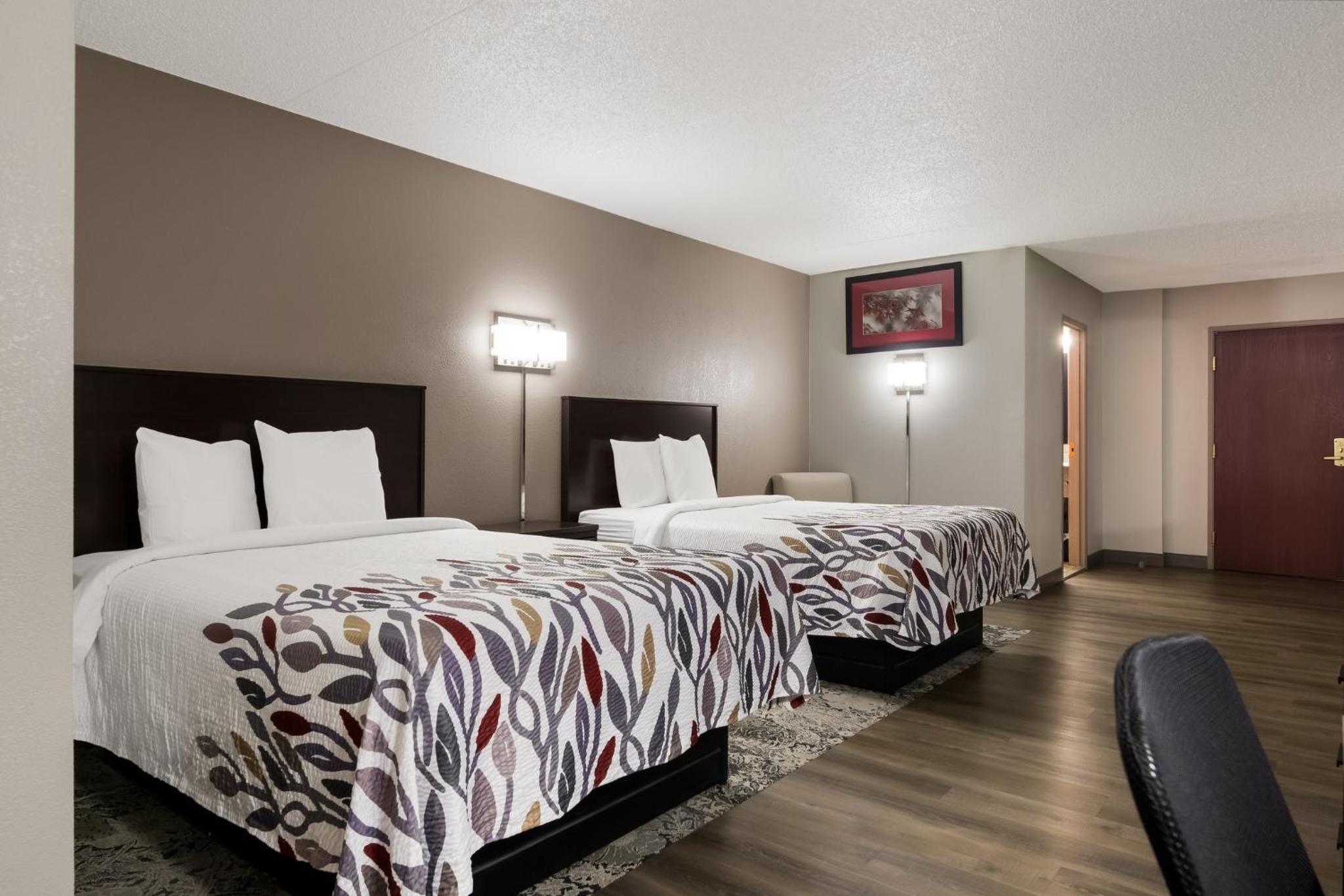 Deluxe Room with Two Double Beds Smoking - Photo 3