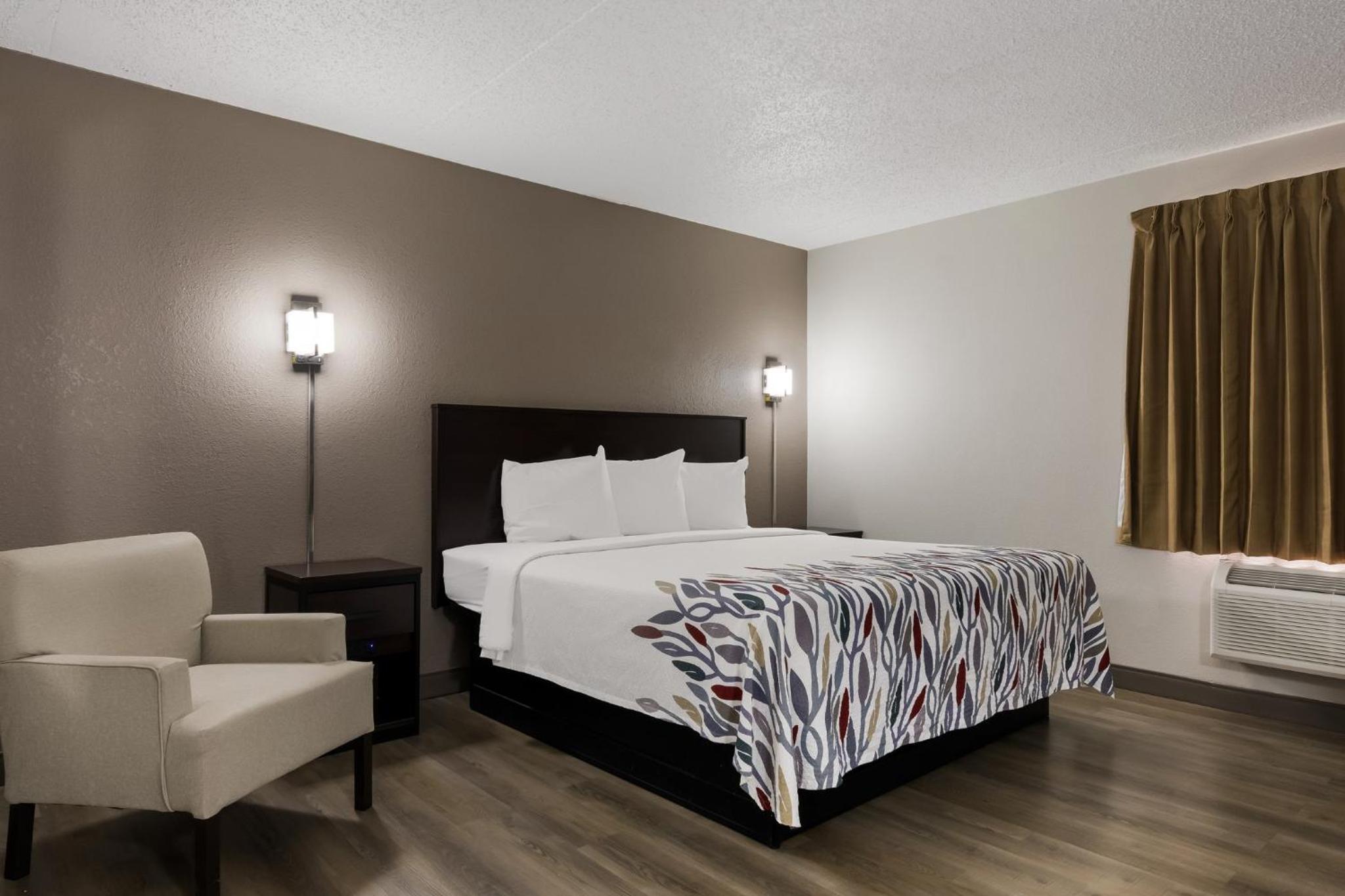 Superior King Room Smoking - Photo 1