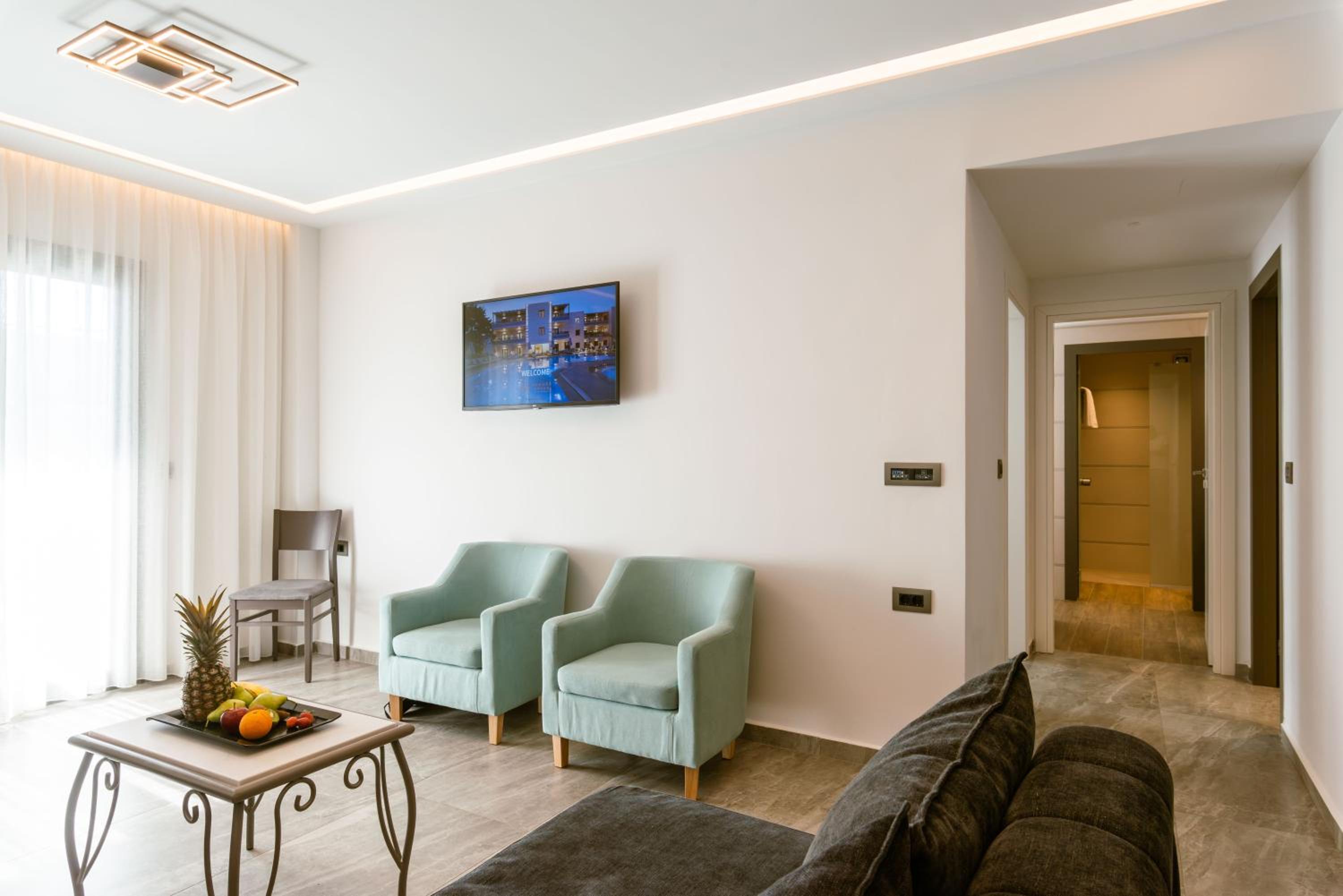 Executive Family Apartment with Jetted Tub