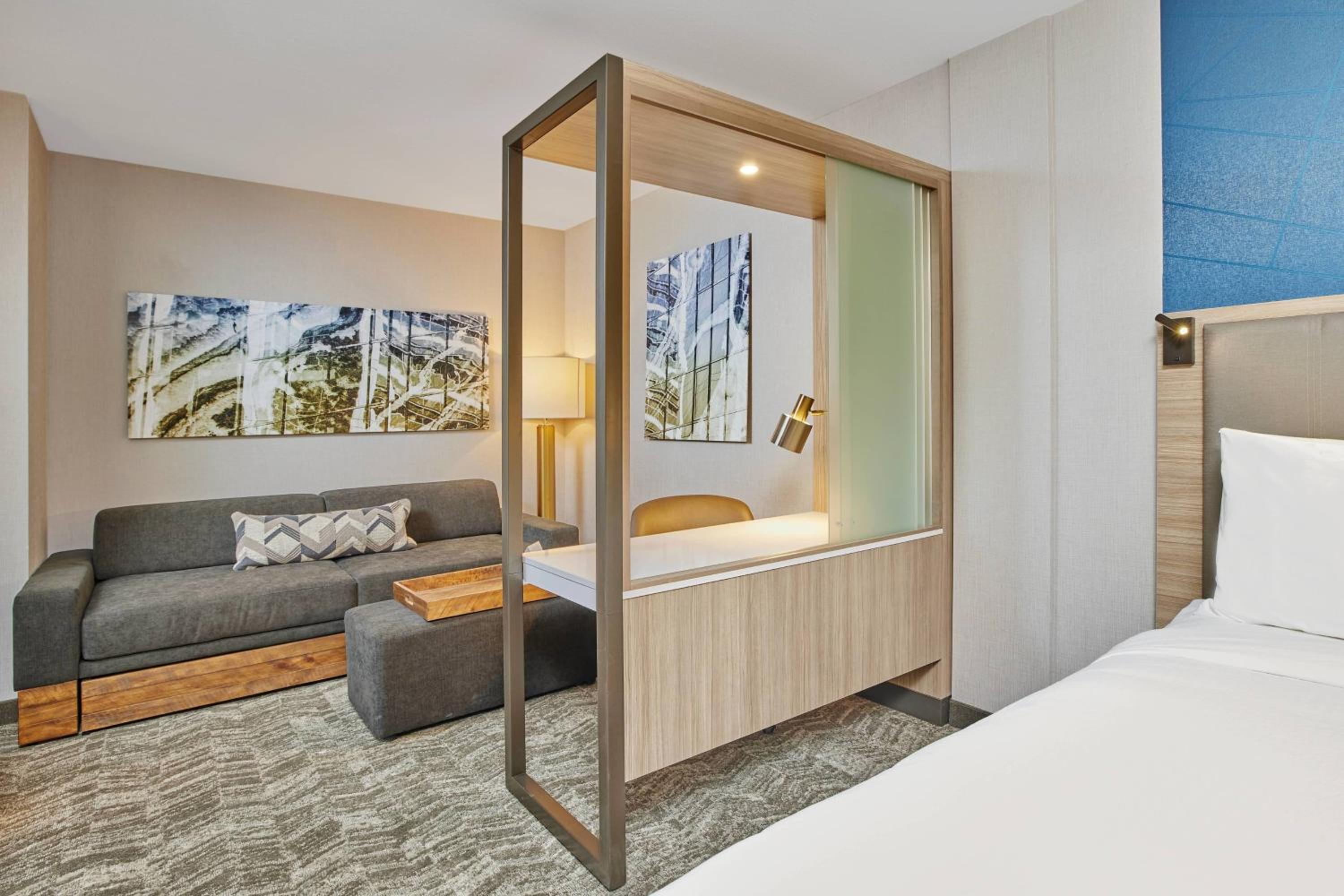 Queen Suite with 2 Queen Beds - Trundle Bed - Photo 6
