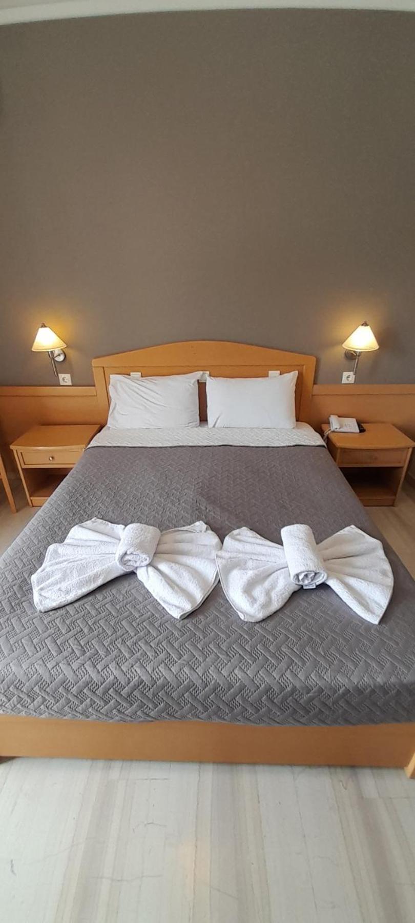 Double or Twin Room with Garden View photo 2