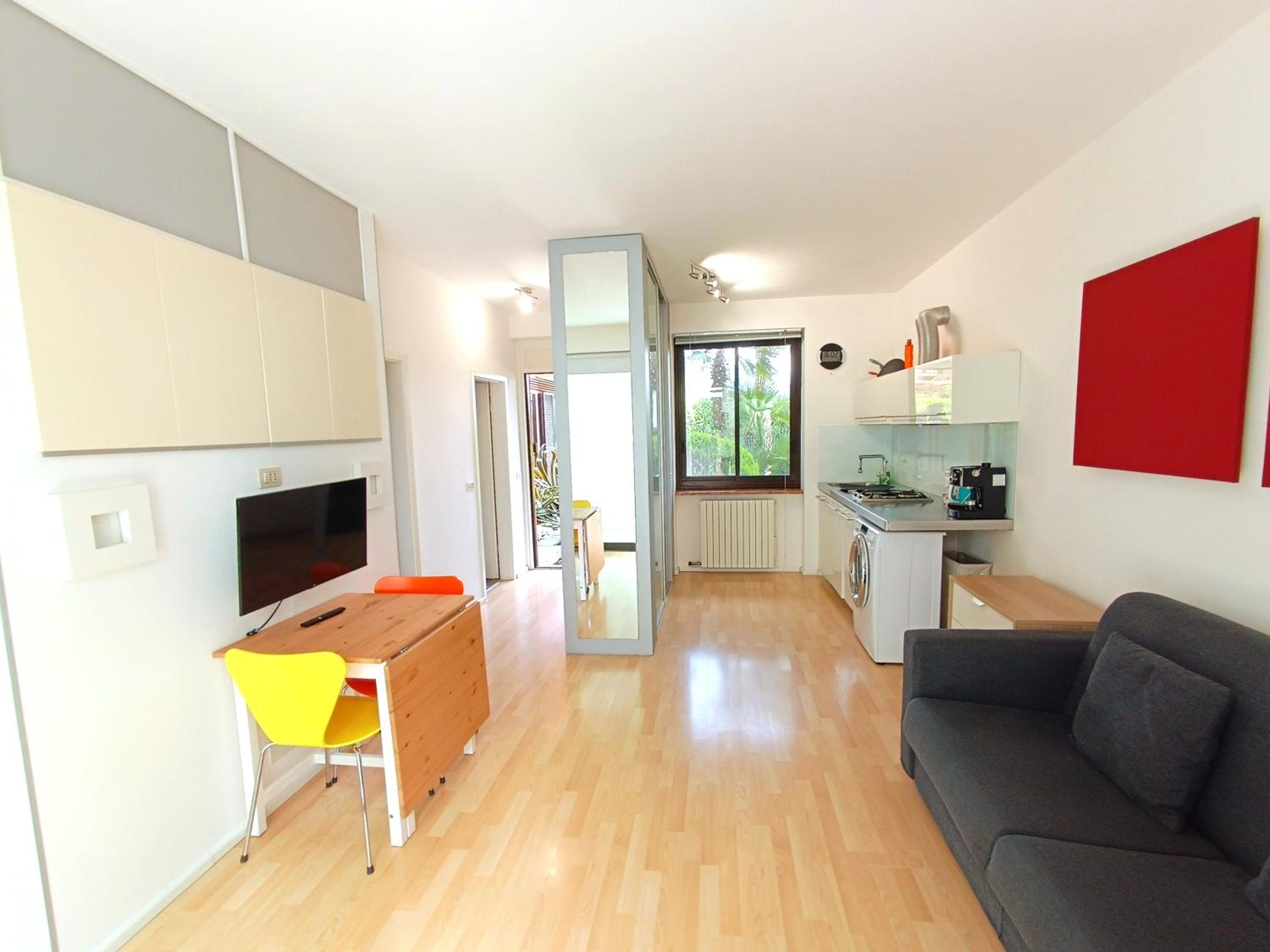 Studio Apartment photo 1