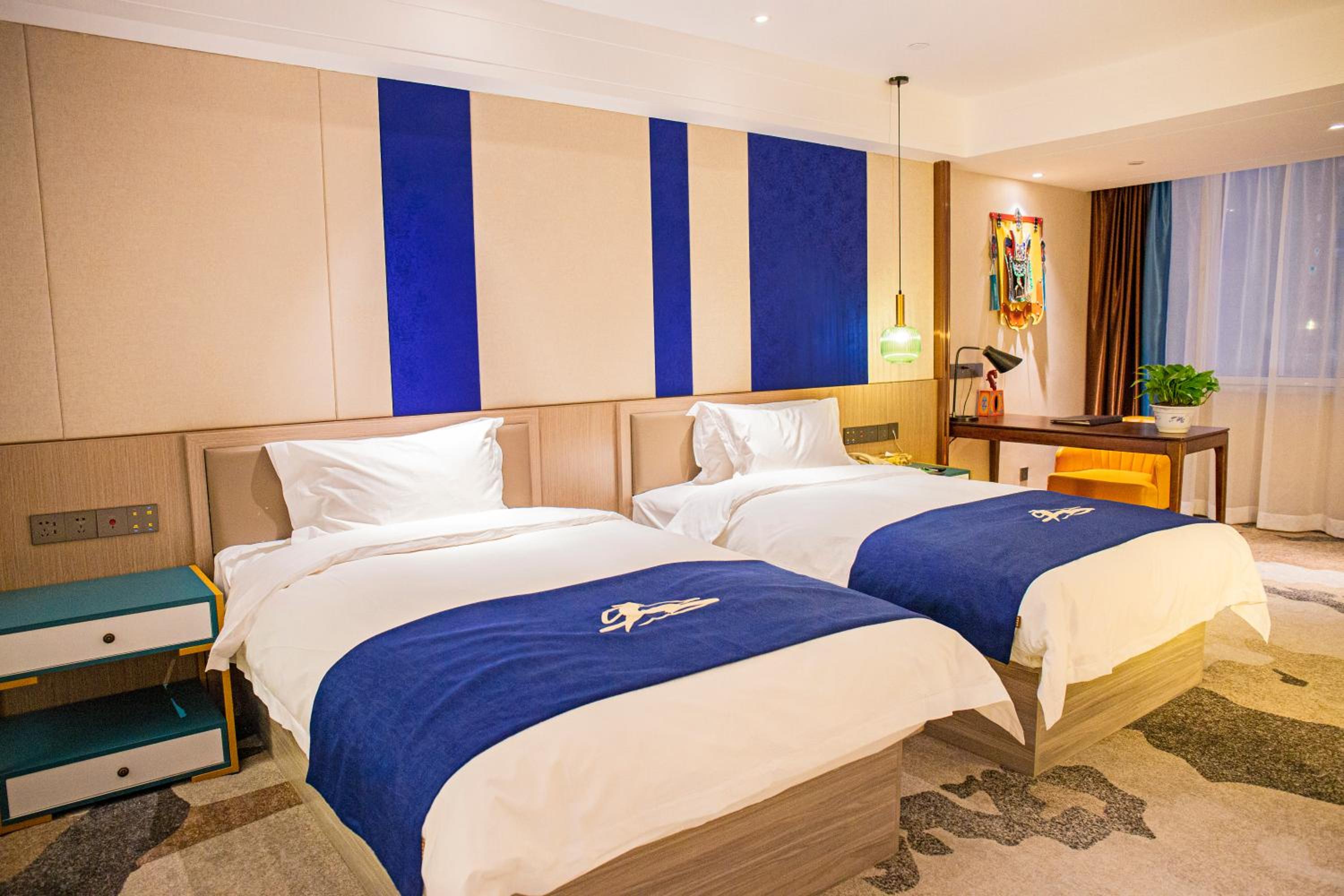 Deluxe Double or Twin Room - Photo 4