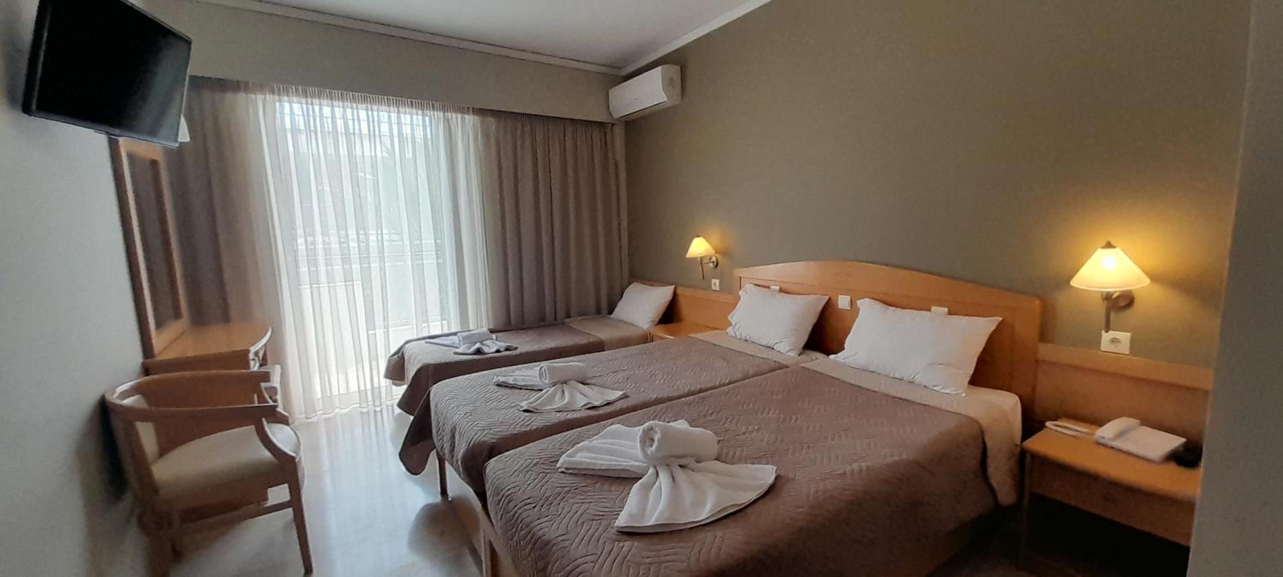 Standard Triple Room photo 3