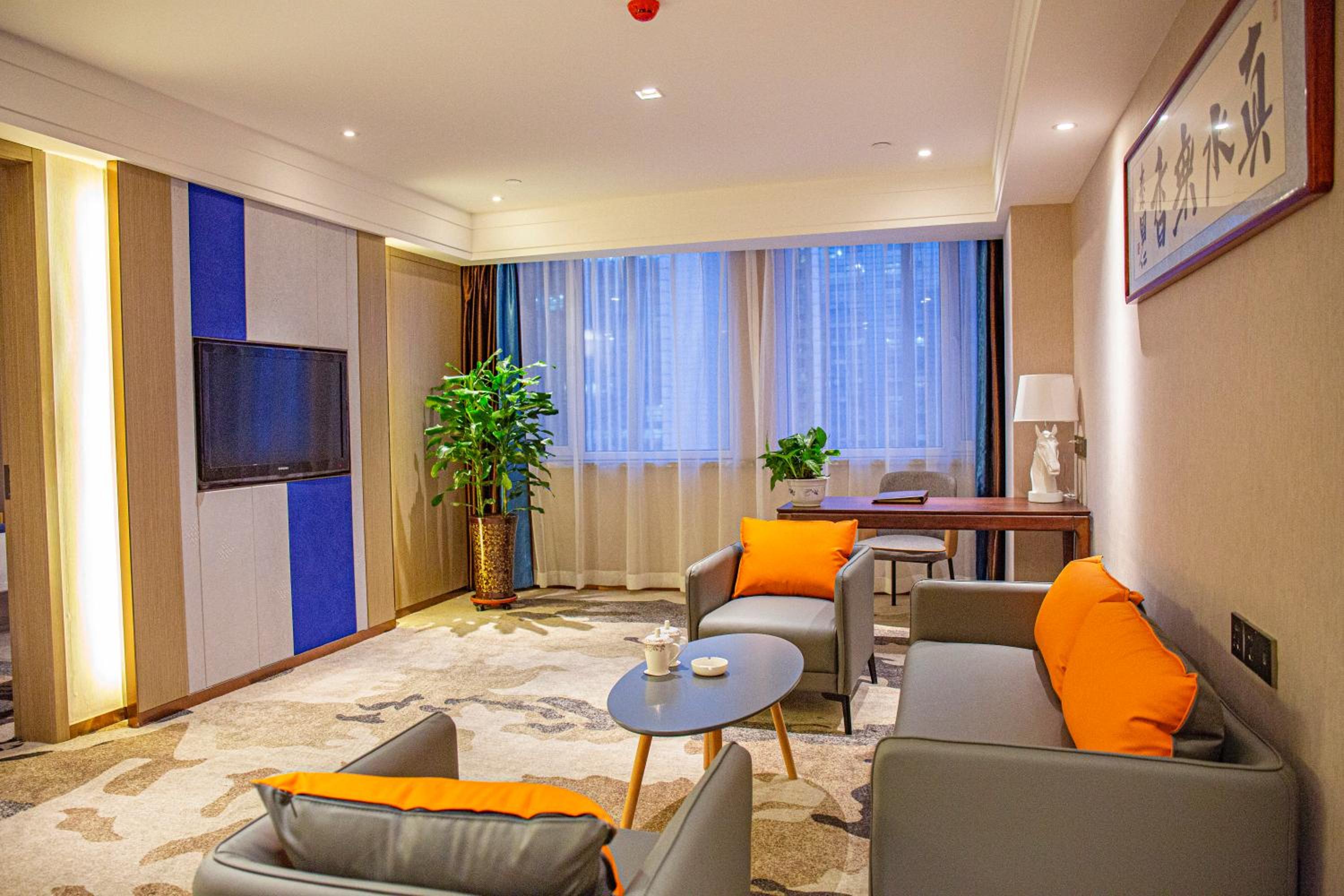 Deluxe Suite - Photo 3